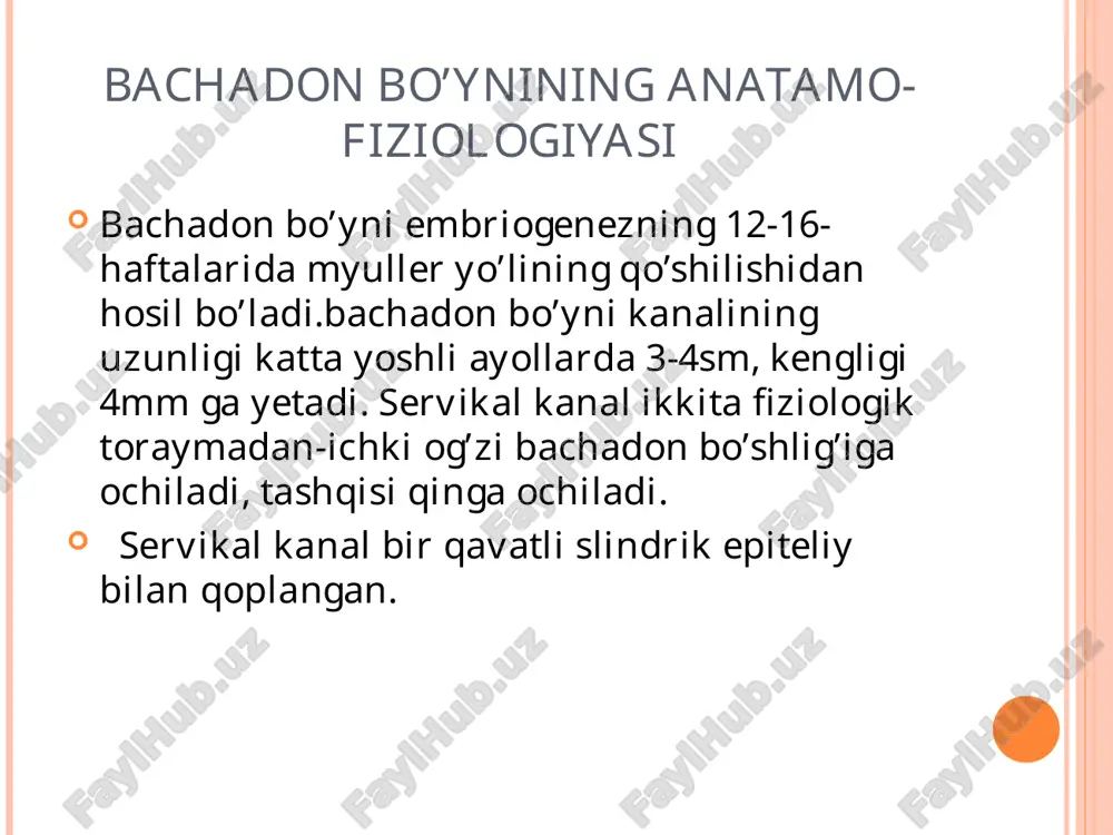 qizil rangda, noto’g’ri, biroz yumaloq shaklga ega bo’lib, ba’zan teginganda qonab qolishi mumkin. 1-2 hafta ichida psevdoeroziyaga o’tadi. psevdoeroziyalar haqiqiy eroziya negizida uzoq kechadigan patalogik jarayon tufayli hosil bo’ladi. ko’p qavatli yassi epiteliy nuqsoni o’rnini servikal kanal shilliq qavati bir qavatli silindrik epiteliysi qoplaydi. tashqi bo’g’iz atrofida joylashib, noto’g’ri shaklga, duxobasimon yoki notekis yuzaga, qizil rangga ega bo’ladi. leykoplakiya leykoplakiya - ko'p qavatli yassi epiteliyning qalinlashib, ortiqcha muguzlanishi bilan ifodalanadi ular faqat bachadon bo'ynining qin qismida emas, balki vulva soqasi va qin shilliq qavatida ham joylashadi. yupqa parda va oq rangli pilakchalar shaklida, oq-kulrang, yassi yoki yuzadan biroz bo'rtib turadi. chegarasi aniq, tishsimon yoki surkalgansimon bo'lishi mumkin. leykoplakiya yuzasi yod eritmasi bilan artilganda oq rangligacha qoladi. davolashda kesib olinadi yoki kriodestruktsiya qilinadi, bunda lazer terapiyasi muvaffaqiyatli qo'llaniladi. eritroplakiya eritroplakiya - funkiional yoki oraliq qavatlarining atrofiyasi hisobiga ko'p qavatli yassi epiteliy qavatining yupqalashishi yoki silliqlanishi bilan ifodalanadi. to'q-qizil, yumaloq yoki noto'g'ri …