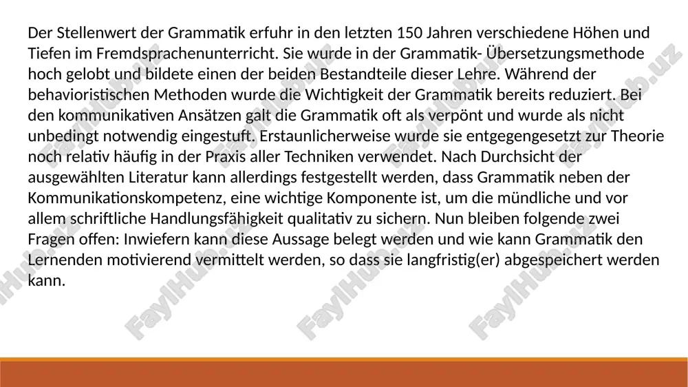 en bezeichnet werden. diese beurteilung entspricht hauptsächlich der meinung von vielen lernenden, weniger ist diese einstellung von lehrenden vertreten und spiegelt wohl nicht den standpunkt der meisten linguisten wider. außerdem ist ein weiterer zentraler begriff der lehrende; dieser berücksichtigt in dieser arbeit alle fremdsprachenlehrer der modernen sprachen an verschiedenen institutionen und für unterschiedliche alters- wie qualifikationsstufen. wie bereits im letzten absatz erwähnt, wird zuerst eine definition von grammatik gegeben werden, danach wird sich in dem unterkapitel grammatik im fremdsprachenunterricht mit den folgenden gesichtspunkten beschäftigt: die eventuelle notwendigkeit von grammatik sowie ihr nutzen. außerdem werden verschiedene übungsarten vorgestellt. im darauffolgenden passus werden die probleme im umgang mit grammatik dargestellt. im vorletzten kapitel werden kriterien für guten grammatikunterricht zusammengestellt, dabei werden ebenfalls ideen für das effektive notieren von grammatikregeln erwähnt. zuletzt werden im zweiten kapitel neue grammatikmethoden präsentiert. im dritten kapitel erfolgt dann eine kleine lehrwerksanalyse zu zwei ausgesuchten grammatikalischen themen. allgemein …
