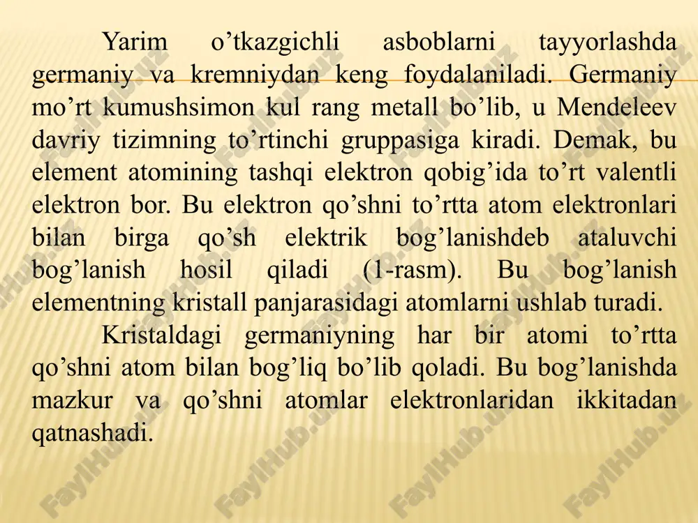 g erkin elektronlar harakati hisobiga o’tkazuvchanligi elektron o’tkazuvchanlik yoki n tipidagi o’tkazuvchanlik (negative-manfiy) deb ataladi. tashqi orbitadan bir yoki bir necha elektron yo’qotgan yarim o’tkazgich atomi musbat ion bo’ladi, yarim o’tkazgichlardagi bunday atom teshikdeb nomlangan. bunda bu atomda bitta elektron yetishmasligini ta’kidlab o’tish kerak. hosil bo’lgan teshikni qo’shni atom elektroni to’ldirishi mumkin, bunda qo’shni bog’lanishda xuddi yuqoridagidek elektron bilan to’ldirish mumkin bo’lgan yangi teshik hosil bo’ladi va hokazo. yarim o’tkazgichda teshikning tartibsiz harakati sodir bo’ladi, ya’ni u elektron harakat yo’nalishiga qarama-qarshi tomonga siljiydi. avvalgidek zaryadlarni elektronlar tashisa ham, biroq ularning o’tishi yagona musbat zaryadlarning qarama-qarshi tomonga siljishiga sabab bo’ladi. teshiklarning harakati tufayli o’tkazuvchanlik teshikli o’tkazuvchanlik yoki p tipidagi (positive-musbat) o’tkazuvchanlik deb ataladi. sof yarim o’tkazgichda teshiklar soni erkin elektronlar soniga teng. o’tkazuvchanlik ikki xil ishorali bir xil sonli zaryadlarning harakati bilan hosil qilinadi. erkin elektronlar kristallda siljib, teshikka kirib qoladi va shunday qilib buzilgan bog’lanishlar tiklanadi. bu jarayon rekombinatsiya deb …