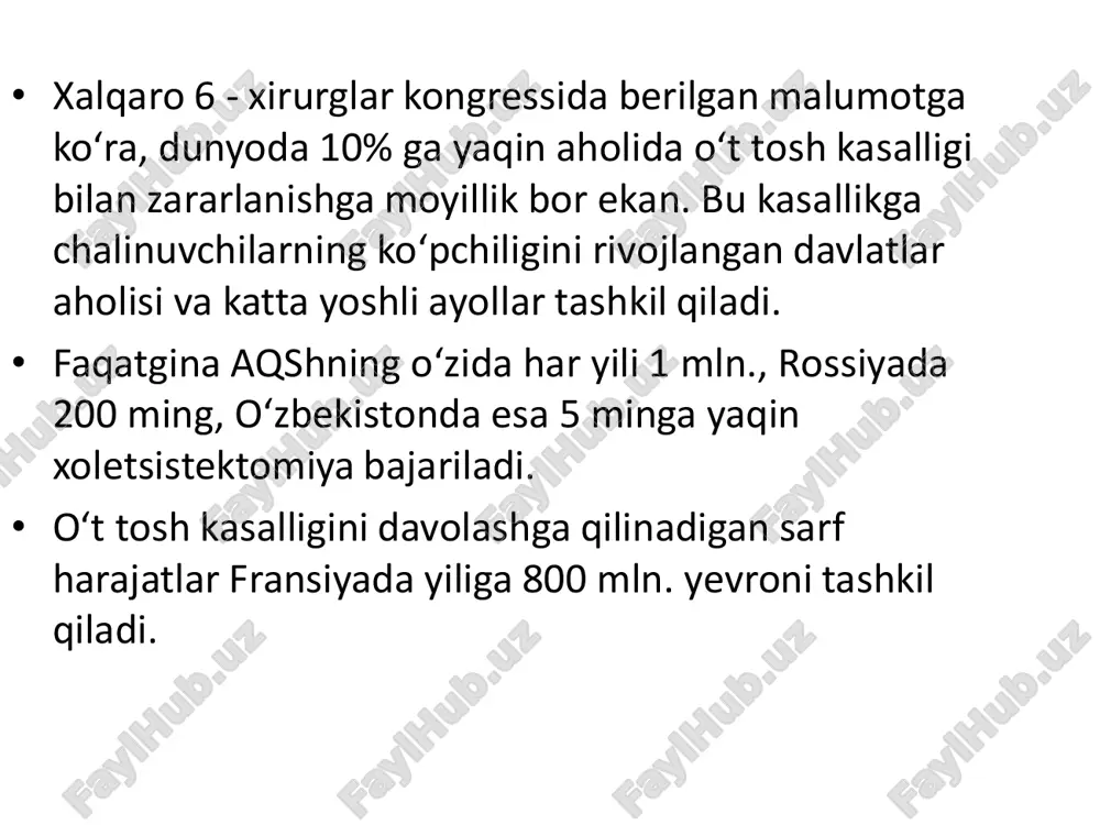 i to‘xtaydi. • o‘t pufagi yuli orqali o‘t pufagiga quyiladi. • o‘t qopi devori o‘t suyuqligidan suvni aktiv so‘rib oladi. • me'dadan ovqat 12 bar- moqli ichakka tushganda xoletsistokinin garmoni ishlab chiqariladi. • xoletsistokinin gormo-ni o‘t pufagining qisqa-rishini kuchli stimulyatori bo‘lib, sfinkter oddini bo‘shashtiradi. • so‘ng o‘t pufagi qisqa-rib konsentratsiyalangan o‘t suyuqligi 12 barmoqli ichakka tushadi. o‘t pufagi fiziologiyasi • safroning tarkibi: • suv • o‘t kislotalari (safroning asosiy funksional komponen-ti) • letsitin (fosfolipid) • xolesterin (yog‘) • bilirubin (safroga rang beruvchi pigment) • oqsil (proteinlar) • elektrolitlar (kaliy, natriy, kalsiy, xlor ion-lari). o‘t suyukligi – asosiy tarkibiy qismi suv bo‘lib, uning tarkibida safroning muhim komponentlari mujjasamlangan bo‘ladi. o‘t suyuqligining tarkibi tosh (konkrement) hosil bo‘lishining sabablari • o‘t yo‘llarining infeksion yallig‘lanishi, • safro tarkibida xolesterin miqdorining ortishi. • modda almashinuvi jarayonining buzilishi • o‘t yo‘llarida safroning dimlanishi. xolesterin o‘t kislotalari •tauroxol kislotasi xolesterinli o‘t toshi qora pigmentli o‘t toshi jigarrang …