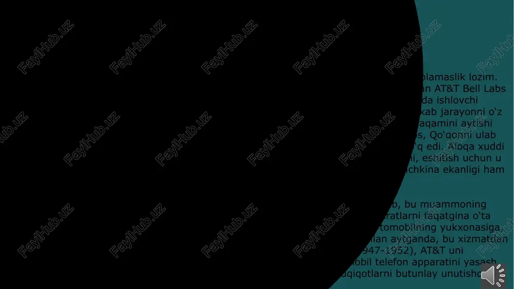 gan telefon yaratishni topshiradi. uni nafaqat muayyan doiradagi odamlar (harbiylar, politsiyachilar va ishqibozlar), balki oddiy odamlar ham ishlata olishi kerakligi asosiy shart qilib qo‘yiladi. va 1950 yilning 3 dekabrida shvetsiyaning liding shahridagi vasagatan ko‘chasida, o‘zining volvo xizmat mashinasi ichida turib, avtomobil ichiga o‘rnatilgan telefondan hayajon bilan qaynonasining uy raqamini teradi... keksa ayol esa kuyovim aqldan ozibdi, degan xulosaga keladi: «styure, qanday qilib mashinaning ichida o‘tirib, telefonda gaplashish mumkin? yo‘q, sen tadqiqotlaringga juda qattiq berilib ketibsan. albatta ruhshunos-doktorimizga borib uchrash». lauren ruhshunosga borib ko‘ringani bizga qorong‘u, ammo gaplashgani uchun bir marka ham to‘lamaganligi aniq. shvedlarning bu kashfiyotiga mta, ya’ni mobile telefonsystem a (a mobil telefoniya tizimi) deb nom beriladi va 1956 yilda sotuvga chiqariladi. to‘g‘ri, ularni «mobil» deb faqat ixtirochilarning o‘zlarigina aytishi mumkin edi. chunki bu telefon apparatlarining ham og‘irligi kamida 35 kilogramm bo‘lib, avtomobilning orqa o‘rindig‘ini egallagan, trubka esa old o‘rindiqlarning o‘rtasiga joylashtirilardi. shu sababli, mta faqat stokgolm va gyoteborg …