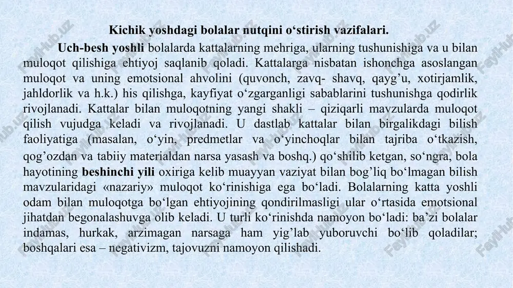 birgalikdagi amaliy faoliyat (rasm chizish, narsa yasash, tuzish va h.k.) ishtirokchisi, o‘yindagi sherik sifatida qolaveradi. bola tengdoshiga eng oddiy talablar, iltimoslar bilan murojaat qiladi va tengdoshining harakatiga baho beradi. besh yoshli bolalar tengdoshlarining hadeb u yoki bu narsani so‘rab, jonga tegishini salbiy baholaydi. besh yoshga kelib, tengdoshlari bilan muloqotga va ular bilan bolalar jamiyatini vujudga keltiradigan birgalikdagi o‘yinlarga bo‘lgan ehtiyoj keskin ortadi. bola hayotining beshinchi yiliga kelib, u o‘z tengdoshlari o‘rtasida o‘z o‘rnini anglay boshlaydi. kommunikativ qo‘nikma rivojlanadi: bola salomlashadi va xayrlashadi, do‘stini ismini aytib chaqiradi, to‘rt-besh yoshlarga kelib – sherigini u o‘ynayotgan rol nomi bilan chaqiradi («hoy, shofyor, arqon g’ildirakning tagiga tushib ketdi»). uch yashar bola nutqini rivojlantirishga oid vazifalar: bolaning imkon doirasi va undan tashqaridagi nutq vositalari bilan faol muloqotga kirishishi, kattalarning savol va takliflariga javob berishi, o‘z istak-xohishlari, hissiyotlari, fikrlarini ifoda qilgan holda tashabbus ko‘rsatib fikr bildirishga intilishini qo‘llab- quvvatlang; tengdoshlari ishlariga qiziqishi, o‘z taassurotlarini ular bilan …