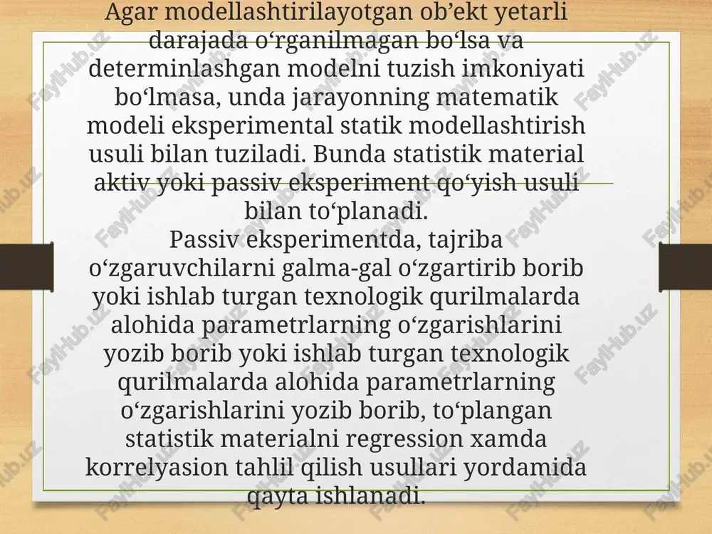 ilsin, ya’ni, b,b,b,...,b larning shunday qiymatlarini topish kerakki, unda f(bo;b1;b2) funksiya minimumga intilsin. bu funksiyaning f(bo;b1;b2) minimumga intilish sharti, quyidagi shartni bajarilishidir (funksiya ekstremumi borligining zaruriy sharti), ushbu tenglamalar tizimsida nechta noma’lum koeffitsient bo‘lsa, shuncha tenglamalardan tashkil topgan. bu matematik statistikada normal tenglamalar tizimsi deyiladi. bu tenglamalar tizimsini funksiyaning umumiy ko‘rinishi uchun yechib bo‘lmaydi. buning uchun funksiyaning konkret ko‘rinishini tanlab turib masalani yechish kerak. staxostik jarayonlarni matematik modellashtirishda, odatda eksperimental statistik modellashtirish usuli qo‘llaniladi . bunda texnologik jarayonning matematik modelini tuzishda , shu ob’ektda olingan tajriba natijalaridan foydalaniladi. chiziqli regressiya-qandaydir texnologik jarayonning matematik ifodasini tuzish kerak bo‘lsin ( 2 - rasm). tj x y bu texnologik jarayonning chiqish parametri (u) kirish parametri (x) ga bog‘liq o‘zgaradi , ya’ni ular orasida qandaydir funksional bog‘liqlik bor, u=f(x). (masalan: berk idishdagi bosimning har xil qiymatlariga, idish ichidagi suyuqlikning har xil qaynash temperaturasi mos keladi). agar bu bog‘liqlik matematik ifodasini, ma’lum qonuniyatlar orqali analitik …