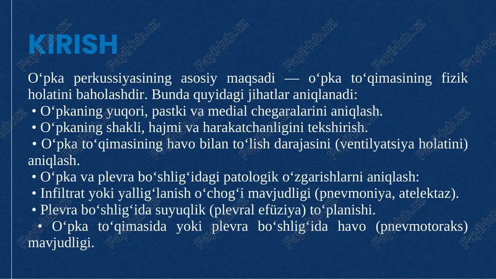 kiga yaqinlashadi. shuning uchun ularda perkussiya texnikasi ham kattalardagi kabi bajariladi. normada “aniq o‘pka tovushi” eshitiladi — u elastik, rezonansli va simmetrik bo‘lishi kerak. agar tovush pasaygan yoki cho‘zilgan bo‘lsa, bu o‘pka to‘qimasidagi patologik jarayonni ko‘rsatadi. taqqoslovchi perkussiya tartibi bajarilish holati: bola tik turgan, o‘tirgan, yoki kichik yoshdagi bolalarda — onasining tizzasida o‘tirgan holatda bo‘ladi. bola xotirjam, tinch nafas olayotgan bo‘lishi zarur. 1. oldingi yuzada perkussiya: • klavikulalar usti sohalari (fossa supraclavicularis) perkussiya qilinadi. • klavikula osti sohalari (fossa infraclavicularis) taqqoslab uriladi. • o‘rta o‘mrov chizig‘i bo‘ylab yuqoridan pastga qarab, har ikki tomonda simmetrik joylar solishtiriladi. 2. yon tomonlarda perkussiya: • bola qo‘lini yuqoriga ko‘taradi. • o‘rta qo‘ltiq chizig‘i (linea axillaris media) bo‘ylab perkussiya qilinadi. • o‘ng va chap o‘pka sohalari navbat bilan solishtiriladi. 3. orqa yuzada perkussiya: • kuraklar orasidagi soha (regio interscapularis)da, umurtqa pog‘onasi bo‘ylab ikki tomondan simmetrik ravishda perkussiya o‘tkaziladi. • kuraklar osti sohalari (regio infrascapularis)da esa …