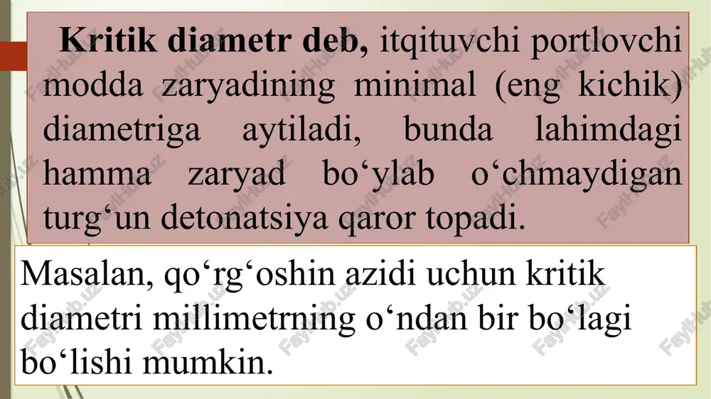 qalinligi 20 mm po‘lat g‘ilofga joylashtirilgan diametri 7 mm zaryad kapsul-detonator bilan portlatilsa, uning turg‘un detonatsiyasining tezligi 1500 m/s ni tashkil etadi. portlovchi modda aktiv zaryadining detonatsiyasini boshqa passiv zaryadga masofadan uzatish hodisasi detonatsiyani masofaga uzatish deyiladi. aktiv zaryadlar uchun hal qiluvchi omillar: zaryadning massasi (og‘irligi) va portlashning solishtirma energiyasi, diametri, zichligi, detonatsiyalanish tezligi, zaryad g‘ilofining turi; passiv zaryad uchun hal qiluvchi omillar: portlovchi moddaning sezgirligi, detonatsiyani qabul qilishi – bu zaryad tarkibiga, uning diametriga, zaryadning zichligiga, zarralarining o‘lchamiga, namligiga va patronning tagi va ustki holatiga va boshqalarga bog‘liq. tarkibida nitroefirlar mavjud bo‘lgan portlovchi moddada detonatsiya uzatish qobiliyati ammiak-selitrali portlovchi moddalarga nisbatan yuqori. aktiv patron og‘irligini (massasini) 200 g dan 300 g gacha ko‘paytirganda ammonitning detonatsiya uzatish masofasi 0,5–1,0 sm ga uzayadi. portlovchi modda tarkibiga flegmatik (xlorli natriy, yog‘och uni) yoki inert qo‘shimchalar ko‘proq qo‘shilsa, detonatsiya uzatish masofasi ma’lum o‘lchamga kamayadi. agar portlovchi modda tarkibida sensibilizatsiyalovchi (sezgirligini oshiruvchi aktiv birikmalar …