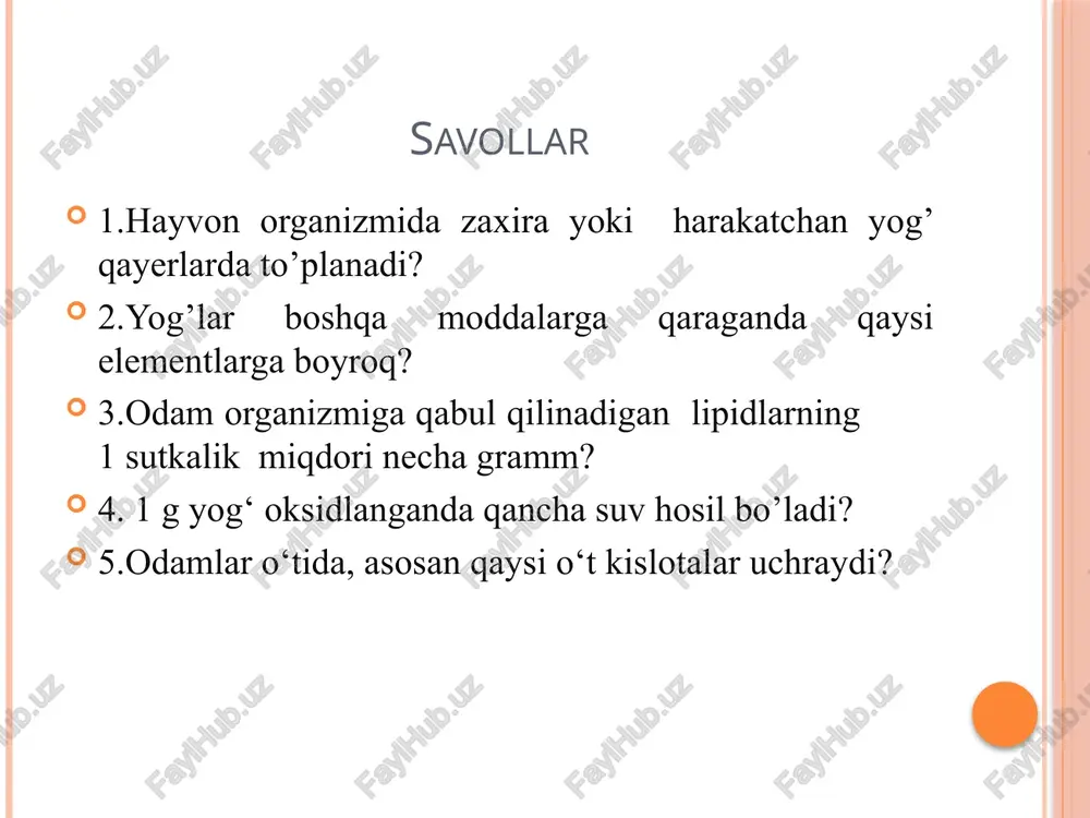 rini gidrolizlab uzadi. oshqozon shirasi tarkibidagi erkin xlorid kislota ovqat xazm qilishda muhim ahamiyatga ega. erkin xlorid kislota ta’sirida oqsillar bo‘kadi va vodorod bog‘larini uzilishi hisobiga ularning uchlamchi strukturasi buziladi. ko‘pchilik oshqozon shirasi fermentlari uchun optimal ph muhit 1,5-2,5 ga teng. oqsillarning oshqozonda hazm bo‘lishida muhim rol o‘ynaydigan ferment pepsindir. oshqozon shiliq pardasining hujayralari pepsinogen ishlab chiqaradi, pepsinogen me’da shirasidagi xlorid kislota ta’siri ostida aktiv proteolitik ferment pepsinga aylanadi. pepsin uchun optimal vodorod ionlari konsentratsiyasi ph - 1,5-2,5 ga mos keladi. oshqozon shirasidagi xlorid kislota vodorod ionlari konsentratsiyasining xuddi shu miqdorga yaqin bo‘lishini ta’minlab beradi. pepsin ta’sirida oshqozonda yuqori molekula oqsillarning dezagregatsiyasi boshlanadi va peptonlar hosil bo‘ladi. pepsin ma’lum polipeptid bog‘larni gidrolitik parchalaydi, tezlashtiradi, birlamchi navbatda aromatik va dikarbon aminokislotalar orasidagi bog‘larni parchalaydi. hamma oqsillar ham pepsin ta’sirida osonlik bilan parchalana olmaydi. pepsin ta’sirida muskul oqsillari-miozin, aktin va shuningdek tuxum oqsili va kazein tezda gidrolizlanadi. biriktiruvchi to‘qima oqsillari-kolagen, elastin qiyinchilik …