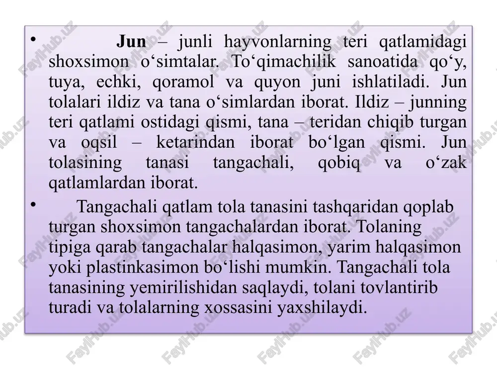 ) tolaning tipiga bog‘liq bo‘ladi hamda kalava ip gazlamalarning hossalariga katta ta’sir qiladi. momiqning ingichkaligi 30 mkm gacha, dag‘al tolaning 50-90 mkm, o‘lik tolaniki 50-100 mkm va bundan ingichka bo‘ladi. quruq tolalar uzilish paytida 40% uzayadi. to‘liq uzayishning ancha (7% gacha) ulushini qayishqoq va yuqori elastik deformatsiyalar tashkil qiladi, shuning uchun, jun buyumlar uncha g‘ijimlanmaydi va ko‘rinishi yaxshi saqlanadi. mayin junli qo‘y juni oq, bir oz sarg‘ish, dag‘al va yarim dag‘al jun kulrang, malla, qora rangda bo‘lishi mumkin. normal sharoitda mayin junning namligi 18%, dag‘al junniki 15%. boshqa tolalarga nisbatan junning gigroskopligi yuoqori. u namlikni sekin ketkazadi. issiqlik va namlik ta’sirida tola 60% gacha va undan ham ko‘p uzayadigan bo‘lib qoladi. ho‘llab dazmollaganda cho‘ziluvchanligini o‘zgartirish va kirishish xususiyatiga ega bo‘lgani uchun junni dazmollab qisqartirish, kirishish, cho‘zish, dekatirovka qilish mumkin. jun amfoter xossalariga ega, ya’ni kislotalar bilan ham, ishqorlar bilan ham ta’sirlanishi mumkin. tiklangan jun to‘qimachilik sanoatida, hayvonlardan qirqib olinadigan jundan …