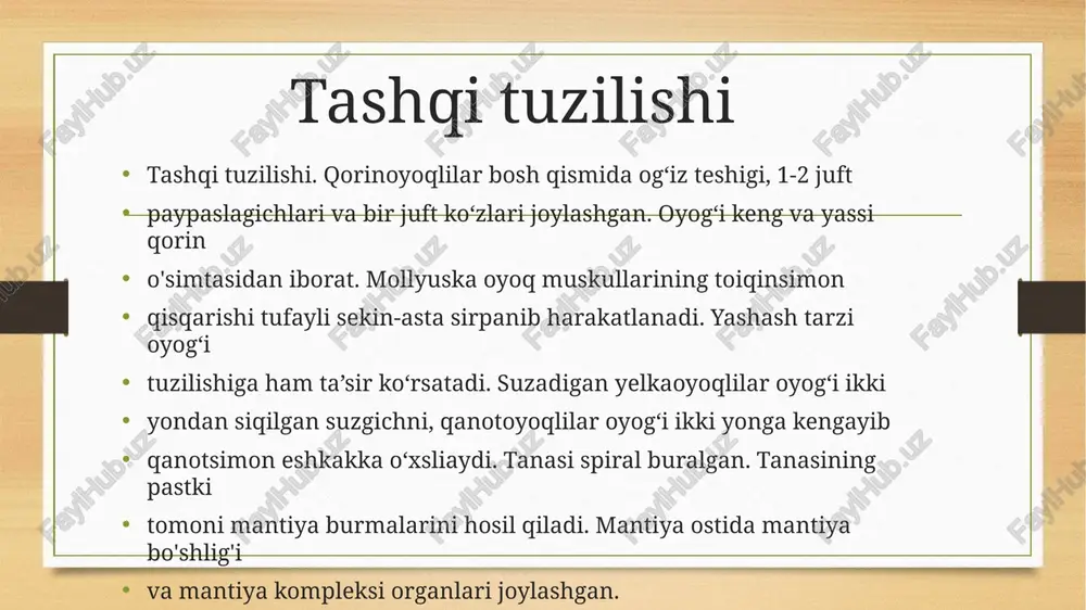 uksiyaga uchraydi. buyrakning kengaygan kiprikli uchi perikardiy, ya’ni selomga, ikkinchi uchi mantiya bo‘shlig‘iga ochiladi ayirish sistemasi. qorinoyoqlilaniing ayirish sistemasi dastlab bir juft uzun tasma shaklidagi buyraklardan iborat boiadi. lekin ko‘pincha buyraklardan bittasi reduksiyaga uchraydi. buyrakning kengaygan kiprikli uchi perikardiy, ya’ni selomga, ikkinchi uchi mantiya bo‘shlig‘iga ochiladi nafas olish sistemasi. qorinoyoqlilar jabralar yoki o‘pka orqali nafas oladi. jabralar patsimon ktenidiy tipidagi juft organlar boiib, tana ikki yonida joylashgan. har bir ktenidiy yassi ustuncha - o‘qdan va unda ikki qator boiib joylashgan varaqlardan iborat. dastlab ktenidiylar bir juft boiadi. keyinchalik tana asimmetriyasi paydo boiishi bilan ulardan biri reduksiyaga uchraydi, yoki yo'qolib ketadi. asimmet-riyaning paydo boiishi, ya’ni o‘ng jabrani reduksiyaga uchrashi bilan o‘ng yurak boimasi ham asta-sekin yo‘qolib ketadi. oliy qorinoyoqli mollyuskalar yuragining faqat o‘ng boiimi miqlaanib qoladi, chap boimasi esa butunlay yo‘qolib ketadi. shuning bilun birga yurakning o ini ham o'zgaradi. masalan, yurak oldjabi alilar va o'pkalilar oshqozonining oldida, orqa jabralilarda esa …