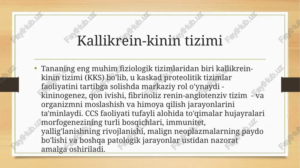 t. prekallikrein sintezining asosiy joyi gepatotsitlardir. kininogenlar ko'p funktsiyali glikoproteinlar bo'lib, ularning molekulalari bitta polipeptid zanjiridan iborat. kininogenlar asosan gepatotsitlar tomonidan sintezlanadi, ammo qon oqimiga ajralishdan oldin ular translatsiyadan keyingi glikolizga uchraydi. inson qon plazmasida kininogenning ikki turi mavjud: yuqori molekulyar og'irlik (hmk) taxminan 120 kda (626 aminokislota qoldig'idan iborat) va past molekulyar og'irlik (lmk) taxminan 65 kda (409 dan iborat). aminokislotalar qoldiqlari). tizimli qon aylanishida bradikininning yarimparchalanish davri 17-24 sekundni tashkil qiladi, ammo o'pka qon aylanishida u tezroq yo'q qilinadi. bu qon va to'qimalarda kininlar darajasini nazorat qiluvchi yuqori faol fermentlar - kinazalarning mavjudligi bilan bog'liq. bradikininni yo'q qiladigan kinazlar bradikinin molekulasidagi individual peptid bog'larini gidrolizlovchi va shu bilan uni faol bo'lmagan mahsulotlarga aylantiradigan metallofermentlardir. mavjud 8 peptid bog'lanishdan birortasining ajralishi bradikininning to'liq yoki qisman inaktivatsiyasiga olib keladi. bradikinin metabolizmida eng muhim rollarni kininaza i (arginin karboksipeptidaza) va kininaz ii (karboksikathepsin yoki angiotensin iga aylantiruvchi ferment) bajaradi. prekallikreinning faollashishi …