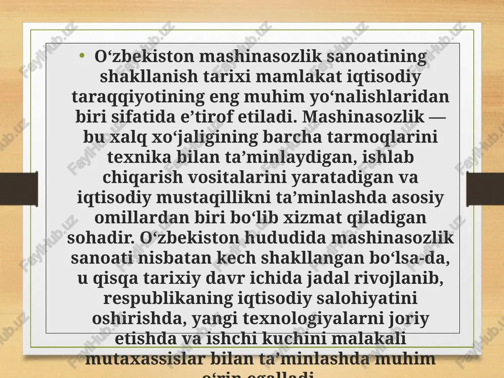 ozlikning dastlabki shakllari sifatida temiryo‘l ustaxonalari, qishloq xo‘jaligi texnikalarini ta’mirlovchi markazlar, elektr mexanika zavodlari tashkil etildi. 1920-yillarning oxirlariga kelib toshkent, samarqand, andijon va boshqa yirik shaharlarda kichik mexanik ustaxonalar asosida sanoat korxonalari paydo bo‘ldi. 1930-yillarda o‘zbekistonda industrializatsiya jarayoni keng ko‘lamda davom etdi. bu yillarda mamlakatda og‘ir sanoat tarmoqlarini, jumladan mashinasozlikni rivojlantirish uchun katta mablag‘ va resurslar yo‘naltirildi. toshkentda temiryo‘l vagonlarini ta’mirlash zavodi, samarqandda qishloq xo‘jaligi mashinalari ehtiyot qismlarini ishlab chiqaruvchi korxona, andijonda esa avtomobil ta’mirlash zavodi tashkil etildi. shu davrda birinchi marta o‘zbekistonda metallni qayta ishlash, stanoksozlik, asbobsozlik kabi tarmoqlar vujudga keldi. 1990-yillarda o‘zbekistonda mashinasozlik tarmog‘ining yangi yo‘nalishlari vujudga keldi. eng muhim voqealardan biri — andijon viloyatining asaka shahrida “o‘zdaewooauto” (hozirgi “uzauto motors”) avtomobil zavodining barpo etilishi bo‘ldi. bu korxona o‘zbekiston tarixida avtomobil ishlab chiqarishni yo‘lga qo‘ygan birinchi yirik loyihalardan biri bo‘lib, mamlakat mashinasozlik sanoatida yangi bosqichni boshlab berdi. mazkur loyiha janubiy koreyaning daewoo kompaniyasi bilan hamkorlikda amalga oshirildi. zavod …