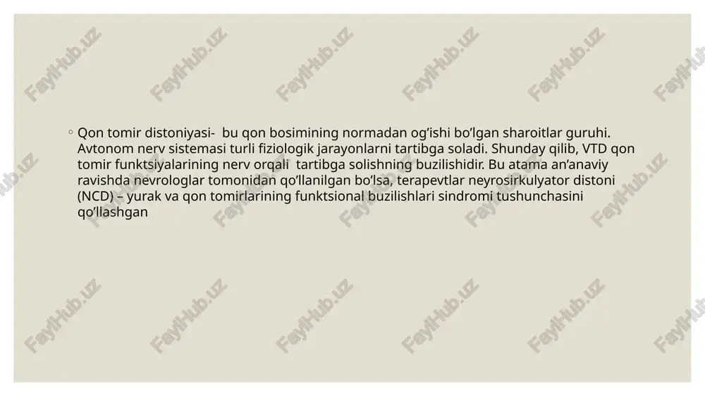 qnashlarni boshdan kechira boshlaydi. qo’shimcha ta’sir estrogen va kalsitonin genlari bilan bog’liq peptid muvozanatidagi o’zgarishlar fonida yuzaga keladigan vazodilatatsiya orqali amalga oshiriladi. vegetativ-qon tomir distoni belgilari ushbu buzuqlik bir necha sinflarga bo’linadi, ularning har biri simptomlarni belgilaydi. zamonaviy tibbiyotda vegetativ-qon tomir distoniyasining 4 turi mavjud. gipertenziv vtd ning gipertonik turi patologik holatning etiologik omili emas, balki uning natijasidir. ushbu turdagi tana disfunktsiyasi inson qon aylanish tizimining faoliyatidagi o’zgarishlar fonida yuzaga keladigan buzilishlar bilan tavsiflanadi. salbiy o’zgarishlar natijasida bemorda quyidagi alomatlar paydo bo’ladi: aritmiya va teriga yaqin joylashgan qon tomirlarining sezilarli pulsatsiyasi (masalan, bilaklar yoki tizzalar ostida). qon bosimining o’zboshimchalik bilan ko’tarilishi va uning normal qiymatlarga tushishi (bu ko’pincha qisqa dam olish yoki uyqudan keyin sodir bo’ladi). fotofobi bilan birga keladigan migren hujumlari. nafas qisilishi. xavotirning to’satdan paydo bo’lishi. ko’p terlash, isitma, tananing sovuqligi. uyqu muammolari. ishtahaning pasayishi. oyoq-qo’llarida titroq hissi muhim: arterial gipertenziyadan farqli o’laroq, gipertenziv vsd turi bilan bosimning …