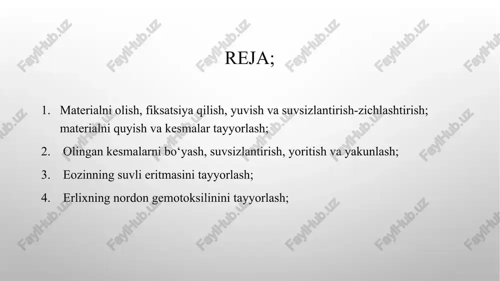 q suv yuzasida yoyilib, predmet oynasiga ko‘chiriladi va quritiladi. bo‘yash to‘qima shaffof ko‘rinadi, shu sababli bo‘yash zarur. asosiy bo‘yoqlar: gematoksilin–eozin (eng ko‘p ishlatiladi), van-gizon, masson trixromi, sudan (yog‘larni bo‘yash), nissl bo‘yoqlari va boshqalar. yana suvsizlantirish bo‘yashdan keyin kesmalarda suv qoladi. uni chiqarish uchun spirtning ortib boruvchi konsentratsiyasidan o‘tkaziladi. yoritish (shaffoflash) to‘qima ksilol yoki toluol orqali shaffoflashtiriladi. bu bosqichda preparat mikroskop ostida aniq ko‘rinadigan bo‘ladi. yakunlash (montaj) kesmalar ustiga kanada balzami yoki sintetik qatron tomizilib, pokrov oynacha bilan yopiladi. tayyor preparat mikroskop ostida uzoq vaqt saqlanadi. erlixning nordon gemotoksilinini tayyorlash yadro bo‘yog‘i sifatida xizmat qiladi. gematoksilin oksidlangach hematein hosil qiladi va alum yoki temir tuzlari bilan kompleks hosil qilib, hujayra yadrosidagi dnk va xromatinni chuqur ko‘k–binafsha rangga bo‘yaydi. gemotoksilin–eozin (h–e) bo‘yash eng keng tarqalgan gistologik bo‘yash usuli. yadro – ko‘k/binafsha (gematoksilin bilan), sitoplazma va boshqa tuzilmalar – pushti/qizil (eozin bilan). klinik diagnostikada (patologiya laboratoriyalari) deyarli barcha to‘qimalar shu usul bilan bo‘yaladi. …