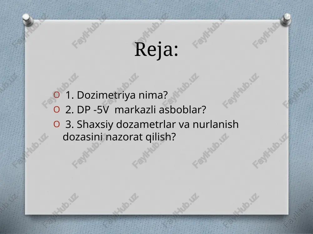 li kimyoviy dozimetr (dp-70m) da keng qo’llaniladi. stsintillyatsion dozimetriya usuli. ba’zi moddalarning (antipirin, antrasen, naftalin, bariy sulfid, fosfor va boshqalar) radioaktiv nurlanish ta’siri ostida atomlarning qo’zg’alishi tufayli yorug’lik chaqnashi (foton zarrachalarning chiqishi) stsintillyatsiya paydo bo’lishiga asoslangan. dozimetriyaning fotografik usuli. fotografik plyonkani radioaktiv nurlanish ta’sirida kuyib (buzilib) qolishiga asoslangan. bu usul fotoplyonkali dozimetrlarda qo’llaniladi. radioaktiv nurlanish zonasida bo’lgandan so’ng, kassetali fotoplyonka va maxsus destitometr asbobi yordamida kishining qancha nurlanish dozasi olganligi aniqlanadi. dozimetriyaning lyuminetsent usuli. dozimetrik lyuminetsent usuli ba’zi bir moddalarning ionizatsion nurlanish enyergiyasini o’zida to’plashiga asoslangan, ular qizdirilganda yoki infraqizil yorug’lik bilan yoritilganda yorug’lik chaqnashlari bilan namoyon bo’ladi. yadro zaryadi portlatilgan va radioaktiv moddalar bilan ifloslangan joylarda asosan uch xil dozimetrik o’lchashlar olib boriladi: zararlangan joylardagi radiatsiya darajasi aniqlanadi va uning chegarasi belgilanadi ; shaxsiy tarkibning, texnikaning, inshootlarning, suv, oziq-ovqat, yem-xashaklarning radioaktiv moddalardan ifloslanganlik darajasi aniqlanadi; shaxsiy tarkib va aholi zararlangan joylarda bo’ganda yoki yadro portlashi o’chog’ida olgan nurlanish dozasi …