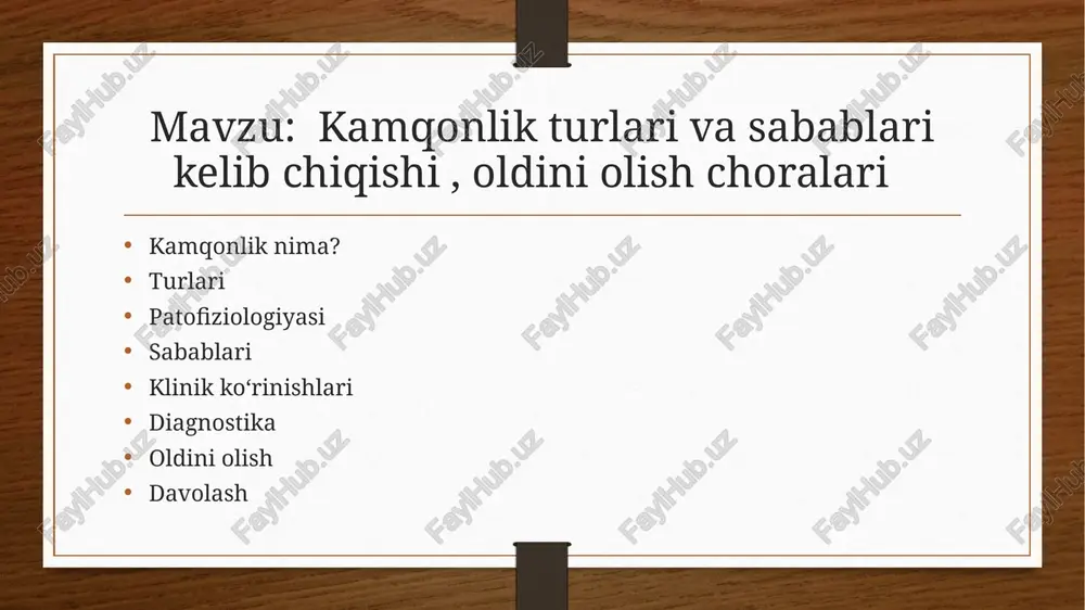 agi ehtiyoj bo‘lgan to‘qimalarga olib boriladi.4. temirning jigarda va makrofaglarda saqlanishi. makrofaglar: eskirgan eritrotsitlarni parchalaydi.ichidagi temirni chiqarib, ferroportin (fpn1) orqali qonga yuboradi.b. jigar (hepatotsitlar): temirni ferritin yoki gemosiderin shaklida saqlaydi.kerak bo‘lsa, uni qonga qaytarad hepcidin – asosiy regulyator. hepcidin – jigarda ishlab chiqariladi. u ferroportin ni bloklaydi:ichakdan temir qonga chiqmaydi.makrofaglardan temir ajralmaydi. bu himoya mexanizmi, ayniqsa yallig‘lanish va infektsiyada temirni cheklash orqali bakteriyalarning o‘sishini oldini oladi. gemolitik anemiya 3. gemolitik anemiya (eritrotsitlarning parchalanishi) nima bo‘ladi? normada eritrotsitlar ~120 kun yashaydi.lekin ba’zi holatlarda ular erta parchalanadi. bu organizmda anemiya va sarig‘lanish (bilirubin ko‘payishi)ga olib keladi. sabablari: autoimmun kasalliklar (immun tizimi eritrotsitni “yot” deb tanib, yo‘q qiladi) irsi kasalliklar (talassemiya, sferotsitoz) infeksiyalar (masalan, malyariya) toksik moddalar yoki dorilar surunkali kasalliklar bilan bogliq anemiya tushuntirish: yallig‘lanishli yoki surunkali kasalliklar (masalan, buyrak yetishmovchiligi, revmatoid artrit) eritropoezni susaytiradi. mexanizmi: surunkali yallig‘lanishda interleykinlar (masalan il-6) ferritinni ko‘paytiradi → temir “omborga” qulflanadi → foydalanib bo‘lmaydi. shuningdek, eritropoetin …