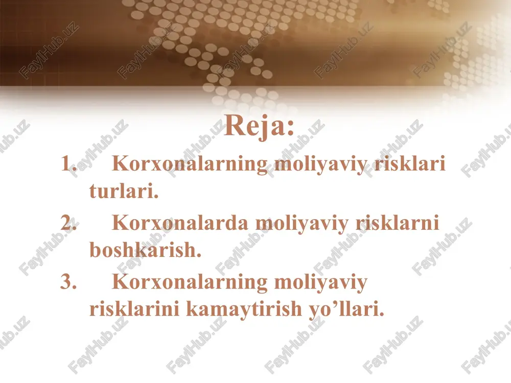 ivalentini aniqlash imkonini beradi. buning uchun kelajakda olinishi kutilayotgan summada murakkab foiz bo‘yicha ma'lum muddatga jamlangan daromadni ayirish kerak. 3. korxonada riskni kamaytirishning yana bir usuli riskni sheriklarga yoki uchinchi tomonga o‘tkazish (transfert qilish) hisoblanadi. bunda yuzaga kelishi mumkin bo‘lgan riskni uchinchi tomonga o‘tkazish quyidagi operatsiyalar orqali amalga oshirilishi mumkin: - faktoring operatsiyalari orqali; - kafillik shartnomlari tuzish orqali; - yuzaga kelishi mumkin bo‘lgan riskni hamkorlar o‘rtasida taqsimlash va boshqalar. faktoring - hisob-kitoblarni tashkil etish soxasidagi yangi xizmat turlaridan bo‘lib, korxonaning (mijozning) aylanma kapitalini kreditlash bilan muvofiqlashadi. . faktoring operatsiyasining asosiy maqsadi mijozlarining qarzdorligini o‘z vaqtida inkassa qilish, to‘lovlarini o‘z muddatida olib borish, shubhali qarzdorliklarini paydo bo‘lishini oldini olish, mijozlarining likvidligini oshirish va moliyaviy risklarini pasaytirishdan iboratdir. 4. korxonaning muayyan bir faoliyat turini sug‘urtalash yoki yuzaga kelishi mumkin bo‘lgan riskni sug‘urtalash. riskni kamaytirishning ushbu usuli xorijiy mamlakatlar kompaniyalarida eng ko‘p foydalaniladigan usullardan biri bo‘lib, bunday korxonalar mahsulotlarni xaridorlarga yetkazib berish, …