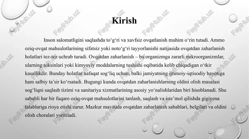 zamburug‘larning oziq-ovqatga tushishi natijasida kelib chiqadi. salmonella, stafilokokk, esherixia koli kabi mikroorganizmlar inson organizmida o‘tkir zaharlanishni keltirib chiqaradi. masalan, stafilokokk toksini 100 °c haroratda ham yo‘qolmaydi va inson ichki a’zolarida og‘ir o‘zgarishlarga sabab bo‘ladi. ko‘pincha bunday zaharlanishlar go‘sht, tuxum, sut mahsulotlari yoki pishirilmagan sabzavotlarda kuzatiladi. oziq-ovqatni to‘g‘ri pishirish, qaynatish va saqlash mikroblar ko‘payishini kamaytiradi. kimyoviy zaharlanishlar kimyoviy zaharlanishlar oziq-ovqat mahsulotlariga zararli moddalar – pestitsidlar, nitratlar, og‘ir metallar yoki konsergantlarning tushishi natijasida yuzaga keladi. ayniqsa, sabzavot va mevalarda pestitsid qoldiqlari me’yordan oshib ketganida, ular inson salomatligiga jiddiy zarar yetkazadi. bunday zaharlanishlarda ko‘ngil aynishi, bosh og‘rishi, holsizlik, jigar faoliyatining buzilishi kabi belgilar paydo bo‘ladi. kimyoviy moddalarning ta’sirini kamaytirish uchun mahsulotlarni iste’mol qilishdan oldin yaxshilab yuvish va tozalash zarur. kimyoviy zaharlanishlar uzoq muddatli sog‘liq muammolariga olib kelishi mumkin. oziq-ovqatni noto‘g‘ri saqlash va iste’mol qilish natijasidagi xavflar oziq-ovqat mahsulotlarini noto‘g‘ri saqlash, ularni ko‘p vaqt ochiq holda qoldirish, sanitariya talablariga amal qilmaslik natijasida zaharlanish xavfi …