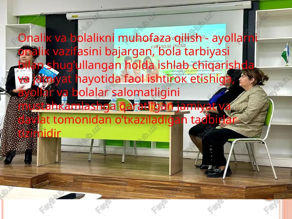 oti tomonidan belgilanadi. ayolllar konsultasiyasining strukturasi. registratura (ro’yxatxona); akusher-ginekologlar xonalari; homiladorlar, tuqqanlar, ginekologik kasalliklarga chalingan ayollarni qabul qilish xonalari; sog’lom ayollarni qabul qilish xonasi; ruhan ayollarni tug’rukqa tayyorlash xonasi; terapevt xonasi; teri-tanosil kasalliklar vrachi xonasi; stomatolog xonasi; ijtimoiy huquq xonasi; qo’shimcha xonalar, muolaja xonasi, fizioterapiya xonasi. ; ayollar konsultasiyasi. sanitariya-maorif ishlarini «reproduktiv salomatlik», «sog’lom turmush tarzini targ’ib etish va sog’lom oila” hamda salomatlik instituti va uning xududiy filiallari bilan o’zviy aloqa bog’langan holda olib boriladi. ayollar maslahatxonasining muhim vazifalaridan biri onalik va bolalikni huquqiy himoya qilish. ayollarni tug’ruqqacha ko’zatishning asosiy maqsadi: ayolni homiladorlikka, onalikka, bolani tug’ishga, ko’krak suti bilan boqishga ruhan tayyorlash va qo’llab-quvvatlash; homiladorlik davrida ko’zatish, bo’lg’usi ona va homilaning sog’ligini ta’minlash; me’yordan chekinishlarni o’z vaqtida aniqlash, davolash yoki stasionarga yotqizish; homiladorlik va bo’lg’usi bolani tarbiyalash masalalariga ayolni va oila a’zolarini faol ishtirokini ta’minlash. . ayollarni birinchi ko’zatish natijasida unga tegishli bo’lgan qator muammolarni aniqlash uchun umumiy anamnez yig’iladi …