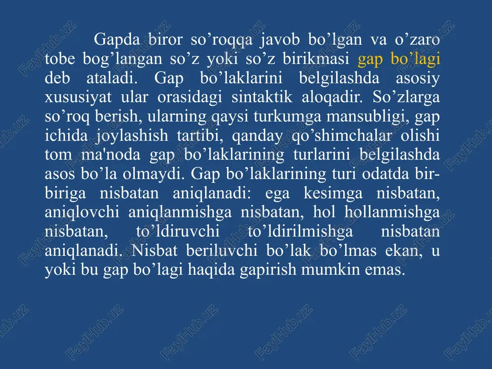 ncha?, necha?, nechanchi?, qachongi?, qayerdagi? so‘roqlaridan biriga javob bo‘ladi. sifatlovchi bog‘lanib kelgan so‘z sifatlanmish deb ataladi. sifatlovchi turli so‘z turkumlari bilan ifodalanadi: sifat bilan: quyoshning issiq, tansiq nurlari odamlarga xush yoqadigan bo‘lib qoldi. yaxshi so‘z, yaxshi muomala, ishq-muhabbat - insonni insonga, qalbni qalbga bog'laydigan sehrli ip. son bilan: ikkita zog‘ora non bilan to'rtta turshakni dasturxonga qo‘yib tamaddi qilgan bo'ldim. (o'.hoshimov). birinchi qor ham shu tepalik boshiga yog'adi, birinchi maysalar ham xirmontepa bag’rida ko'karadi. (o'.hoshimov). olmosh bilan: allaqaysi dengiz qushlarining odati qiziq ekan. (o'.usmonov) har bir qiyinchilikdan so‘ng bir rohat bor. (maqol). ot bilan: asfalt ko'chaning u er bu erida suv xalqob bo‘lib yotardi. (o'.hoshimov). kumush so'zingni chaqaga mayda qilma. (maqol). -dagi affiksini olgan otlar ham sifatlovchi vazifasini bajaradi. masalan: uydagi har bitta buyum ma’sudani esimga soladi. (p.q.). toshkentlik yosh olim... atrofdagi cho'ponlarni to'plab, ziyofat qilib bermoqda... edi. (p.q.). sifatdosh bilan: unda dam oladigan va yo tunab qoladigan manzil yo‘q. (k.yashin). …