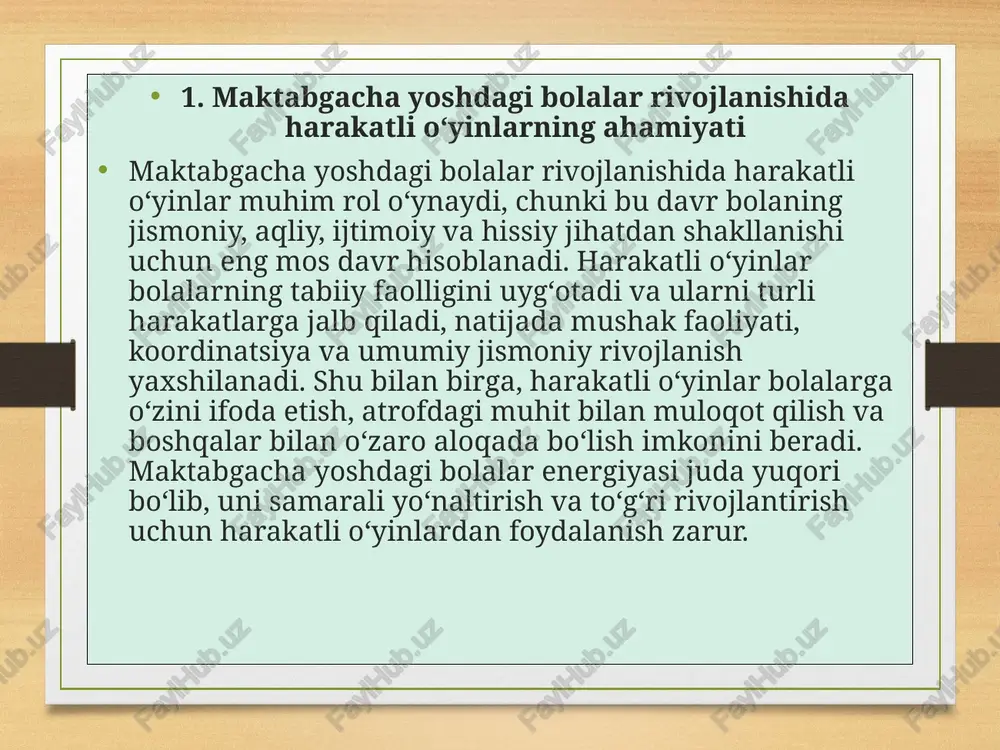 berish, birgalikda muammolarni hal qilish va qoidalarni bajarish qobiliyatlarini rivojlantiradi. shu bilan birga, harakatli o‘yinlar bolalarda mustaqillik va mas’uliyat hissini rivojlantiradi, ular o‘z harakatlari natijasida ma’lum natijaga erishishni o‘rganadi. 2. harakatli o‘yinlar orqali motorika va jismoniy ko‘nikmalarni rivojlantirish metodikasi harakatli o‘yinlar orqali motorika va jismoniy ko‘nikmalarni rivojlantirish maktabgacha ta’lim jarayonining asosiy vazifalaridan biridir. motorika, ya’ni bolaning harakatlarini boshqarish qobiliyati, maktabgacha yoshdagi bolalarning rivojlanishi uchun juda muhimdir, chunki ularning mushak faoliyati va koordinatsiyasi aynan o‘yin jarayonida shakllanadi. harakatli o‘yinlar bolalarni turli mushak guruhlarini ishlatishga undaydi, bu esa chaqqonlik, muvozanat, tezkorlik va kuch kabi jismoniy ko‘nikmalarni rivojlantiradi. shu bilan birga, o‘yinlar bolaning qo‘l va ko‘z koordinatsiyasini yaxshilash, refleks va tezkor qaror qabul qilish qobiliyatini oshirishga yordam beradi. metodik jihatdan harakatli o‘yinlarni rejalashtirishda bir nechta tamoyillar hisobga olinadi. avvalo, o‘yinlar bolaning yoshiga va jismoniy tayyorgarligiga mos bo‘lishi kerak. boshlang‘ich bosqichda oddiy harakatlar va quvnoq mashqlar orqali motorika asoslarini shakllantirish maqsadga muvofiqdir. keyingi bosqichda …