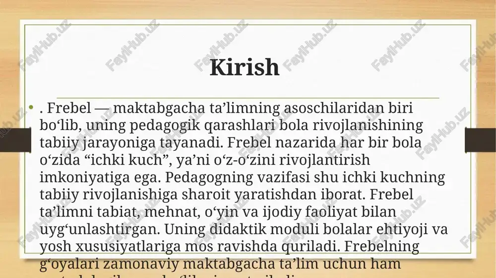 nti — bu “frebel sovg‘alari” bo‘lib, ular bolalarga beriladigan maxsus o‘quv-o‘yin materiallaridir. sovg‘alar to‘plamiga koptoklar, kubiklar, silindrlar, prizmalar, taxtachalar, iplar, mozaikalar kiradi. har bir sovg‘a ma’lum ta’limiy vazifani bajaradi: shaklni tanish, ranglarni ajratish, fazoviy tasavvurlarni shakllantirish, konstruktorlik ko‘nikmalarini rivojlantirish. frebel sovg‘alari orqali bola nafaqat o‘ynaydi, balki matematik, mantiqiy, ijodiy va nutqiy kompetensiyalarini ham rivojlantiradi. o‘yin faoliyati frebel modulining markazida frebel pedagogikasida o‘yin ta’limning eng asosiy metodidir. unga ko‘ra, bola o‘yin orqali atrof-muhitni o‘rganadi, bilish jarayonlarini rivojlantiradi, mustaqil fikr yuritadi va ijtimoiy rollarni sinab ko‘radi. o‘yin jarayonida bolalar o‘zaro muloqot qiladi, vazifalarni bajaradi, konstruktsiyalar yaratadi, musiqiy va ijodiy elementlarni namoyon qiladi. frebel o‘yinlarini qo‘llash orqali bola o‘zining tabiiy qobiliyatlarini erkin namoyon etadi. o‘yin modulning asosiy birligi bo‘lib, barcha mashg‘ulotlar o‘yin shaklida tashkil etiladi. mehnat faoliyatining o‘rni frebel mehnat faoliyatini ham ta’limning muhim qismi sifatida ko‘radi. unga ko‘ra, bola oddiy maishiy mehnat jarayonlarida qatnashishi orqali mas’uliyatni his qiladi, tartiblilikni o‘rganadi va o‘zining …