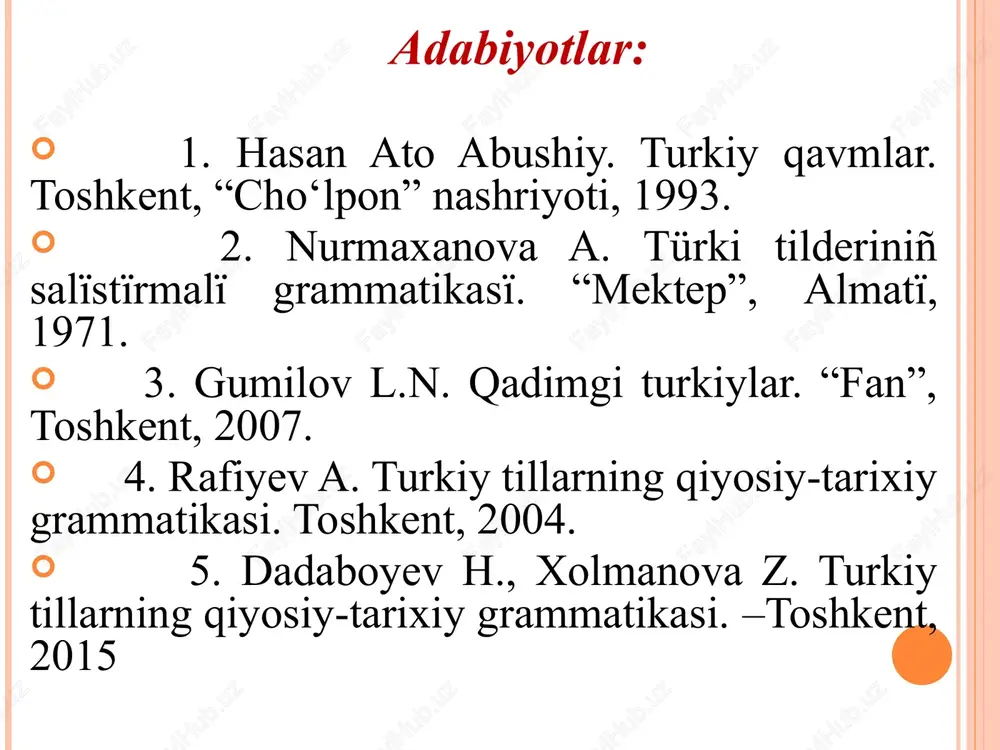 ‘lardi. v.v.radlov, keyinchalik, ozarbayjon tili materiallariga tayangan holda, unlilar miqdorini 9 taga yetkazadi: a, ä, o, ö, u, ü, e, ї, i. turkiy tillar unli fonemalarining o‘ziga xos xususiyatlaridan biri ularning ochiqlik darajasidir. ana shu xususiyatga ko‘ra, ko‘pchilik turkiy tillar (yoqut, shor, oltoy, karagas, tuva, qirg‘iz, balqar)da ikki pog‘onali oppozitsiyani tashkil qiladi: a, yo, (ä), o, ö - keng (kompakt), ï, i, u, ü -qisqa (diffuz). uzun va qisqaligini inobatga olmaganda, ko‘rsatilgan tillarda unlilar miqdori 8 tadan iborat. ozarbayjon, boshqird, qozoq, qoraqalpoq, tatar, xakas va bir qancha boshqa tillarda ko‘rsatilgan zidlik (qarama-qarshilik) 9, 10 va undan ortiq unlilardan 3 va 4 pog‘onali oppozitsiya shaklida bo‘ladi: ozarbayjon keng a, ä o, ö o‘rta yarim keng o` tor ї, i u, ü boshqird, tatar keng a, ä chuvash tilida o‘rta keng ï, i o, ö tor ï, i u, ü qozoq tilida keng a, ä o, ö o‘rta keng o` o‘rta tor …