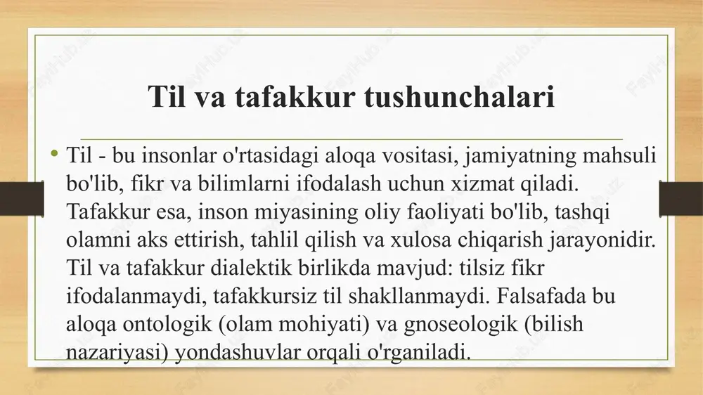 k dalillar va misollar: - rang idroki: tillar ranglarni turlicha kategoriyalashtiradi. rus tilida "ko'k" rang "siniy" (qorong'i ko'k) va "goluboy" (och ko'k) ga bo'linadi, bu rus tilida so'zlovchilarni ranglarni tezroq farqlashga yordam beradi. ingliz tilida esa bunday bo'linish yo'q. zuni qabilasida yashil va ko'k ranglar bitta so'z bilan ifodalanadi, bu ranglarni farqlashda qiyinchilik tug'diradi. - joylashuv va fazoviy orientatsiya: guugu yimithirr tilida (avstraliya aborigenlari) joylashuv nisbiy emas, balki mutlaq yo'nalishlar (shimol, janub) orqali ifodalanadi. bu so'zlovchilarning fazoviy tafakkurini doimiy yo'nalishlarni kuzatishga majbur qiladi. tanqidlar va zamonaviy ko'rinishlar kuchli versiya ko'plab tanqidlarga uchragan: til tafakkurni butunlay cheklamaydi, chunki so'zsiz tushunchalarni tushunish mumkin (masalan, ingliz tilida "schadenfreude" ni his qilish) muammosi: madaniyat tilni shakllantiradimi yoki aksincha? xopi tilidagi vaqt misoli rad etilgan, chunki vaqt tushunchalari mavjud ekanligi isbotlangan. universalistlar (masalan, chomsky) til farqlarini yuzaki deb hisoblaydi, tafakkur "mentalese" (umumiy fikr tili) da bo'ladi. xulosa til va tafakkur o'zaro munosabati dialektik va murakkab: …