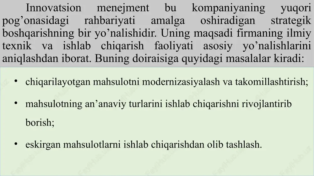 erishish strategiyasini shakllantirish va qabul qilingan rivojlanish strategiyasini realizatsiya qilish bo‘yicha rejaviy tadbirlar dasturi tayyorlanadi. shuning uchun innovatsion faoliyat amalga oshirilayotganda jamoaga ham aniq vazifalarni bo‘lib berilishi kerak. innovatsiyalarning maqsadlari xilma-xiligi bir-biri bilan bog‘liq va bir biriga qarama - qarshi bo‘lmasligi kerak. innovatsiyani rejalashtirish quyidagilar bilan ta’minlanadi: realizatsiya qilinayotgan loyihalar xajmini aniqlash; innovatsion loyiha ishtirokchilari bo‘yicha vazifalarni taqsimlash; har davrga belgilangan vazifalarni bajarishni ta’minlashni va alohida ishlarni realizatsiya qilish mudatlarini hamda ketma-ketlikka rioya qilishni, kerakli resurslar hajmini aniqlash. innovatsion menejmentda nazorat… bunda innovatsion faoliyat va uning natijalari to‘g‘risidagi axborotlarni yig‘ish va tizimlashtirish; olingan faoliyat natijalari baholanadi; faoliyat natijalariga ta’sir qiluvchi omillar, chetga chiqish sabalari taxlil qilinadi; analiz asosida aniq xulosalar tayyorlanadi. 7 innovatsiyaning klassifikatsiyasi. innovatsiyani bir qator belgilariga qarab klassifikatsiya qilinadi. iqtisodiyotni rivojlanishidagi ahamiyatiga ko‘ra innovatsiya bazis, yaxshilaydigan ratsianalizatsiya ma’nosida ishlatiladi. innovatsiya jarayoni ikki xil: yetakchi( pioner) va quruvchi. pioner tipidagi innovatsiya jarayoni jahon birinchiligiga erishish uchun chegarasini anglatadi (masalan: …