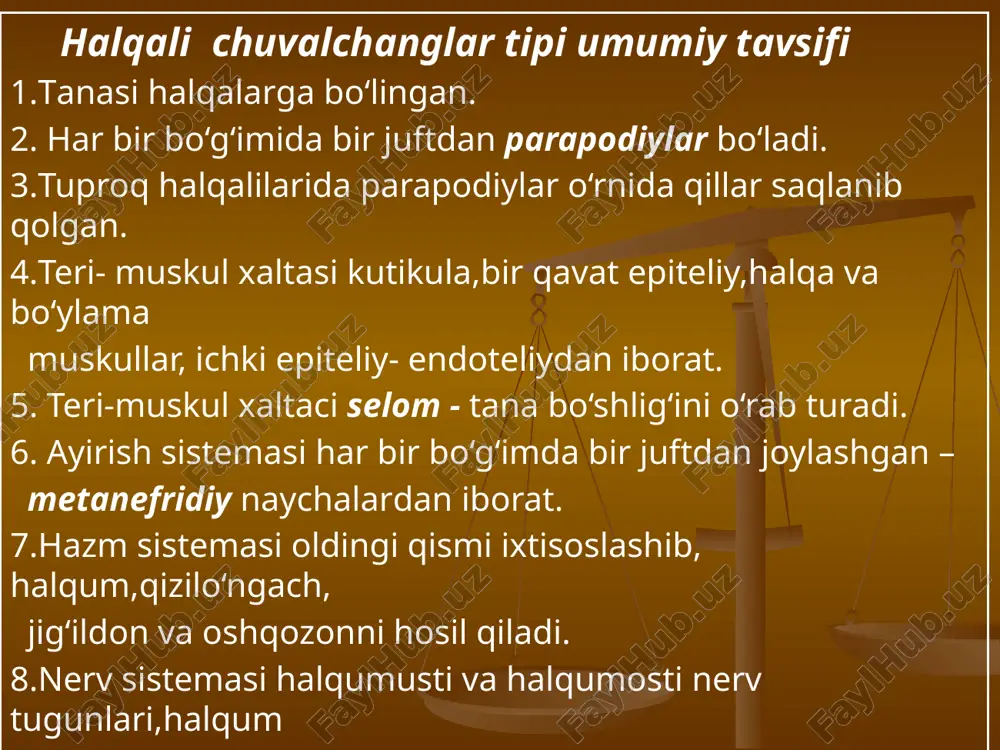 u mo‘ylovlari, paypaslagichlar va hidlov chuqurchasi joylashgan. bir qancha ko‘p tuklilar (masalan, qum chuvalchangi-ariniciola marina) terisi nafas olish organi - tashqi jabralar hosil qiladi. ayrim ko‘p tuklilarning nafas olish organi bo‘lmaydi; ular terisi yuzasi orqali nafas oladi. hazm qilish sistemasi og‘zi boshining ostki tomonida joylashgan. yirtqich ko‘p tukli-larning halqum devori kutikulasi qalinlashib o‘tkir xitin tishlar, ya'ni jag‘larni, oldingi ichak og‘iz bo‘shlig‘i va muskulli halqumni hosil qiladi. halqum tashqariga ag‘darilib chiqib o‘ljani tutish vazifasini bajaradi. erkin yashovchi ko‘p tuklilar yirtqich hayot kechiradi. o’troq yashovchi ko‘p tuklilarning boshidagi palpalari uzun patsimon o‘simtalarga aylangan. bu o‘simtalar suvdagi organik zarralar va mikroorganizmlarni yig‘ish va og‘izga haydash hamda nafas olish (jabralar) vazifasini bajaradi. ko‘payishi va rivojlanishi ko‘p tuklilar ayrim jinsli, jinsiy demorfizm rivojlanmagan. ko‘p-chiligi tuxum qo‘yadi, ayrim turlari tirik tug‘adi. ayrim turlarida jinssiz kurtaklanish sodir bo‘ladi. natijada juda ko‘p individlar bir qator zanjirdan iborat muvaqqat koloniya hosil qriladi. tinch okean palolasi voyaga yetgan davrida suv …