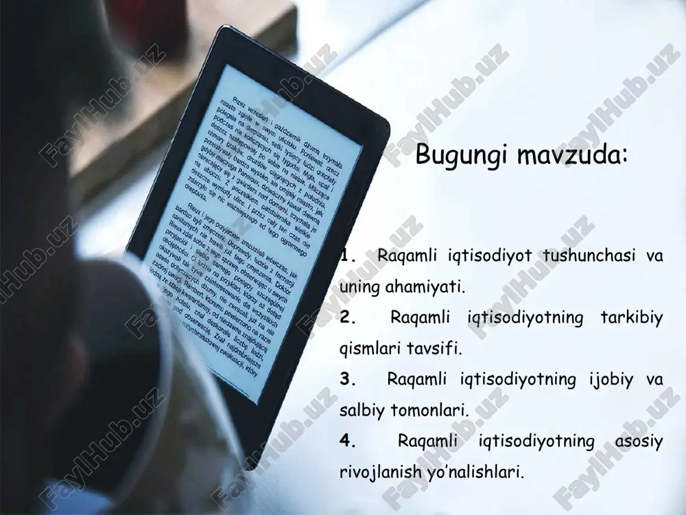 iqtisodiyot bu tizimning asosiy belgilari quyidagilardan iborat: yuqori darajada avtomatlashtirilganlik elektron hujjat almashinuvi bx va boshqaruv tizimlarining elektron integratsiyalashuvi ma'lumotlar elektron bazalari crm (mijozlar bilan o'zaro munosabat tizimi) mavjudligi korporativ tarmoqlar bu tizimning qulayliklari quyidagilardan iborat to'lovlar uchun xarajatlar kamayadi (masalan, bankka borish uchun yo'lkira va boshqa resurslar tejaladi). tovarlar va xizmatlar haqida ko'proq va tezroq ma'lumot olinadi tezroq, sifatliroq, qulayroq raqamli dunyodagi tovar va xizmatlarning jahon bozoriga chiqish imkoniyatlari katta fidbek (iste'molchi fikri)ni tez olish hisobiga tovar va xizmatlar jadal takomillashtiriladi. raqamli iqtisodiyotning rivojlanishini boshqa afzalliklari quyidagicha bo'lishi mumkin: afzalliklari ishlab chiqarishda mehnat samadorligini oshishi yangi zamonaviy kasblar paydo bo'lishi kambag'allikni yengish va ijtimoiy tengisizlikni yuqolishi kompaniyalarning raqobatbardoshligini o'sishi ishlab chiqarishdagi harajatlarning kamayishi yangi ish o'rinlari yaratilinishi raqamli iqtisodiyot keltirib chiqarishi mumkin bo'lgan xavflar kiber hujum xavfi, shaxsiy ma'lumotlar himoyasi bilan bog'liq muommolar "raqamli qullik" (millionlab insonlar ma'lumotlaridan keyinchalik ularni o'zlarini tutishini boshqarish uchun foydalanish) ishsizlikni oshishi, axborot texnoloiyalarini …
