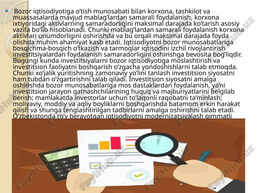 huquqi yoki majburiyatini oladi. ularning quyidagi turlari mavjud: • optsion; • varrant; • fyuchers. optsion (lotincha optio so’zidan olingan bo’lib, tanlov degan ma’noni anglatadi) - bu bitimda ishtirok etayotgan tomonlarning biriga qimmatli qog’ozlar ma’lum bir miqdorini muayyan vaqt mobaynida belgilangan narxda sotib olish yoki kontragentga sotish huquqini beruvchi shartnomadir. kontragent esa, mukofot evaziga ushbu huquqni amalga oshirish majburiyatini o’z zimmasiga oladi. varrant (nemischa warrant so’zidan) - bu uning egasi ma’lum muddat davomida yoki ma’lum bir kunda varrantlar emitenti tomonidan dastlabki chiqarilgan qimmatli qog’ozlarni xarid qilish huquqini olganligi tasdiqlovchi hujjat. fyuchers (inglizcha future so’zidan olingan bo’lib, kelajak ma’nosini anglatadi) kelishilgan miqdordagi qimmatliklarni ma’lum vaqt mobaynida bitim tuzish vaqtida belgilangan narxda etkazib berish to’g’risidagi shartnomalarni o’zida namoyon qiladi. respublikamiz amaliyotida uzoq muddatli moliyaviy investitsiyalarni yo’naltirishning asosiy vositasi aktsiyadorlik jamiyatlarining qimmatli qog’ozlarini xarid qilish hisoblanmoqda. misol. «nur» kompaniyasi sotib olgan aktsiyalarning qiymati 600000 so’m, nominal qiymati esa 500000 so’m, uzish muddati 10 yil. …