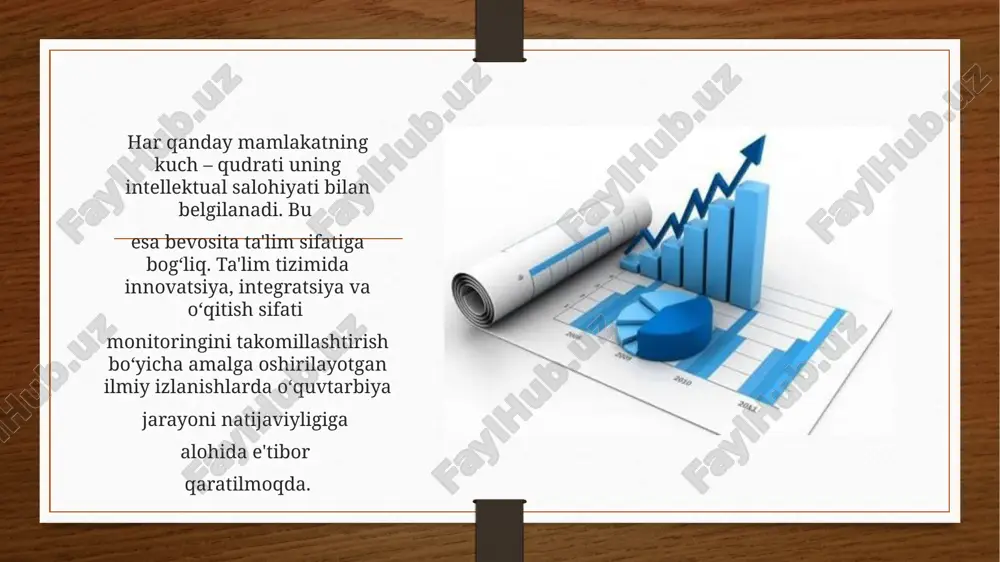 anglatuvchi tayanch so‘zlar bo‘lib, ta’riflardagi boshqa barcha so‘zlar tizim sifatida pedagogik texnologiya mohiyatini tavsiflaydi. xuddi mana shu sistemali, majmuali yondashuv pedagogik texnologiyani boshqa texnologiyalardan ajratib turadi va ta’lim maqsadlari, ta’lim – tarbiya mazmuni, metodlari hamda tarbiya natijalarini oldindan kafolatlashni o‘zaro bog‘liqda va aloqadorlikda nazarda tutib, nazorat qilishni amalga oshiradi. aynan mana shu xususiyat an’anaviy tarbiyada yetishmaydi. masalan, an’anaviy tarbiya jarayonini axborotlarini eshitish, esda saqlashga mo‘ljallangan bo‘lib, bunda tarbiyalanuvchi aktiv faoliyati, operatsiyalarni mustaqil bajarishi, esdan chiqarib qo‘yilgan.yoyinki, ma’lum maktabgacha ta’lim muassasalarida, har bir mashg‘ulotning o‘ziga xos xususiyatlari, o‘zga mashg‘ulotlar farqli tomonlari hisobga olinmasdan ularni nazorat qilish ma’muriyat tomonidan bir xil metodda amalga oshirish qoiida bo‘lib qolgan. tarbiya jarayonining pedagogik texnologiyasi g‘oyasini ko‘tarib chiqqan rus pedagoglaridan biri m.v.klarin pedagogik texnologiyani ta’riflab shunday yozadi: “pedagogik texnologiya - tarbiya jarayoniga texnologik yondashgan holda, oldindan belgilab olingan maqsad, mazmun, yo‘nalish, ko‘rsatgichlaridan kelib chiqib, tarbiya jarayonini loyihalash va tizimli yondashishdir”. ushbu ta’rifdan shu narsa ma’lumki, o‘quv …
