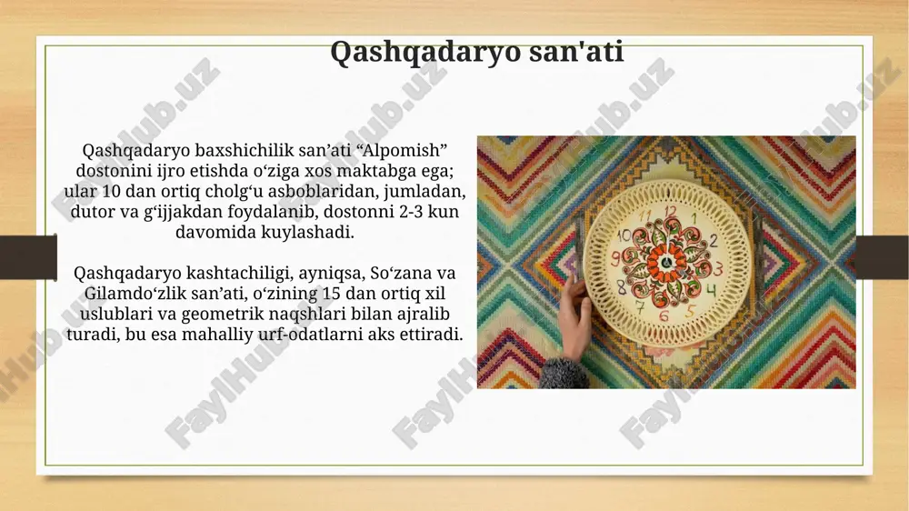 va marosimlar “boychechak” bahor bayrami 21-mart kuni nishonlanadi, unda odamlar 7 xil o'simliklardan taomlar tayyorlaydi va hosildorlik uchun duolar qiladilar. “qirq kunlik” marosimi chaqaloq tug'ilganidan keyin 40 kun o'tgach o'tkaziladi, bunda oila a'zolari yig'ilib, chaqaloq uchun yaxshi tilaklar bildiradi. tarixiy meros qashqadaryoda amir temurning 1396-yilda qurdirgan oqsaroy majmuasi joylashgan boʻlib, bu ulkan inshoot xiv asr meʼmorchiligining eng yorqin namunalaridan biri hisoblanadi. qashqadaryo hududida 700 dan ziyod arxeologik obʼyektlar roʻyxatga olingan. jumladan, kushon davriga oid xoʻjakuron tepaligi oʻzining noyob buddist ibodatxonalari bilan ahamiyatlidir. an'anaviy hunarmandchilik qashqadaryo gilamlari o'zining noyob naqshlari bilan mashhur. har bir gilamda 100 mingdan ortiq tugun bo'lishi mumkin, bu esa ularni juda qimmatli qiladi. gilamdo'zlik 5 avloddan beri davom etib kelmoqda. kashtachilik qashqadaryoda muhim o'rin tutadi, ayniqsa suzani. suzani gullar, o'simliklar va geometrik shakllar bilan bezatilgan bo'lib, 7 xil rangdan foydalaniladi, bu oilaviy an'analarni aks ettiradi. qashqadaryo tili va dialektlari kitob va shahrisabz shevalari leksikasida fors-tojik tilidan kirib …