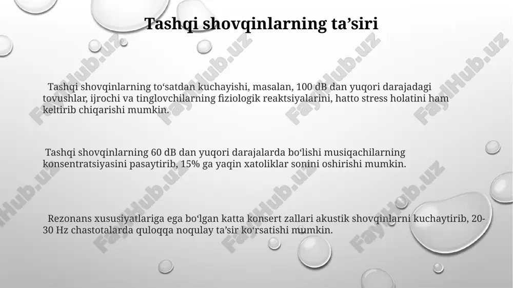 holda shakllanishi kuzatiladi. zamonaviy pop-musiqa va rok-musiqaning 50% dan ortig’i elektr asboblari va sun’iy effektlarga tayangan holda, yopiq konsert zallarida ijro etiladi. akustik muhit va uning musiqa sifatiga ta’siri katta konsert zallari (1000 dan ortiq oʻrinli) kabi keng akustik muhitlar, musiqaning rezonansi va tovush tarqalishini oʻzgartirib, orkestr musiqasi uchun mos, ammo yakkaxon ijrolar uchun mos boʻlmasligi mumkin. akustik muhitning xususiyatlari, masalan, reverb darajasi (60-80ms oraligʻida optimal hisoblanadi) va tovush yutilish koeffitsienti, musiqiy asarning umumiy tovush sifati va aniqligiga sezilarli taʼsir koʻrsatadi. 120 db dan yuqori shovqin darajasi ijrochilarning eshitish qobiliyatiga salbiy taʼsir koʻrsatib, musiqa ijrosi sifatini pasaytiradi va hatto eshitish muammolariga olib kelishi mumkin. yoritish va sahna dizayni yoritishning 30-40% gacha bo'lgan intensivligi musiqiy ijroning hissiy palitrasini sezilarli darajada o'zgartirishi mumkin, bu esa tomoshabinlarning reaktsiyasiga ta'sir qiladi. sahna dizaynining geometriyasi, masalan, 45 daraja burchak ostida joylashgan ekranlar, akustik xususiyatlarni o'zgartirib, tovushlarning tarqalishini ta'sir qiladi. ranglar psixologiyasi nuqtai nazaridan, qizil rang …