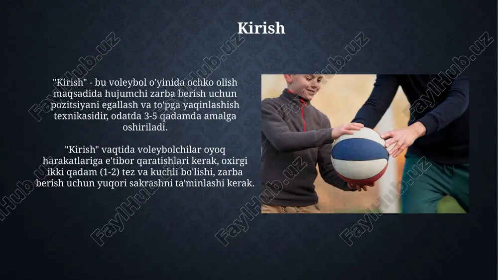 ni rejalashtirishda 12 haftalik o'quv dasturini tuzish, har bir haftada 3 marta mashg'ulot o'tkazish va texnik elementlarni progressiv ravishda o'rgatish muhim. rejalashtirishda 7 ta asosiy texnikani (uzatish, qabul qilish, hujum, blok, himoya) 80% vaqt ajratish va 20% taktikaga, o'yin vaziyatlariga e'tibor qaratish kerak. isinish mashqlari «isinish mashqlari» – bu musobaqa yoki mashg‘ulot oldidan tana haroratini 1-2 darajaga ko‘tarish, mushaklarni elastik qilish va jarohatlardan himoya qilish uchun bajariladigan tayyorgarlik mashqlari. volleyball bo‘yicha «isinish mashqlari» odatda yugurish, sakrash, cho‘zilish va qo‘l hamda oyoq harakatlarini o‘z ichiga oladi, bu esa sportchilarning harakatchanligi va reaktsiyasini oshiradi. sovutish mashqlari sovutish mashqlari, 5-10 daqiqa davomida, mushaklardagi laktat kislotasini kamaytiradi va yurak urishini sekinlashtiradi, bu esa jarohat xavfini kamaytirishga yordam beradi. faol sovutish mashqlari, masalan, yengil yugurish yoki dinamik cho'zish, mushaklarning qattiqlashuvini kamaytiradi va tiklanishni tezlashtiradi, samaradorlikni oshiradi. xatolarni tuzatish 1-xato: oyoq pozitsiyasida xatolik, masalan, 45 gradusdan kam boʻlsa, muvozanatni yoʻqotadi, aniqlikni taʼminlash uchun uni 90 gradusga …