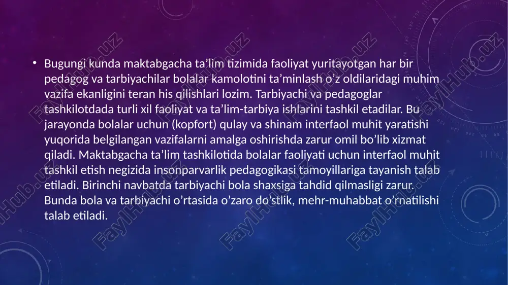 ish va intilishlarini ta’minlashi lozim. tarbiyachi ta’lim-tarbiya jarayonining quruvchisi va dizayneri bo’lib, bola shaxsini har tomonlama rivojlanishini o’z ma’suliyatiga olishi kerak. maktabgacha ta’lim tashkilotida qulay (komfort) yaratishning muhim jihatlaridan biri, bolani individual ravishda uning qiziqishi, maqsadi, imokoniyatlari va to’siqlarni yengib o’tishida qo’llab quvvatlashdir. tarbiyachi yuqori kasbiy mahoratga ega bo’lsagina, bolaning yutuqlarga erishishi yoki ijobiy natajalarni qo’lga kiritishi, o’z-o’zini boshqarishga, muloqotchanlikka o’rgata oladi. tarbiyachi ta’lim-tarbiya berishda fasilitator vazifasini ham bajaradi. ya’ni bolani qo’llab quvvatlaydi, yordam ko’rsatadi. «fasilitator» termini psixologiyada yengillashtirish, biror shaxsni faoliyatini optimal darajaga olib chiqishda ko’mak berishdir. ta’lim jarayonida tarbiyachining fasilitatorlik vazifasi bola bilan ijobiy muloqot o’rnatish, biron bir faoliyat bilan shug’ullanayotganda unga yordam berish va ruhan qo’llab turishdan iborat. biroq amaliy tajribalarimiz shuni ko’rsatadiki, tarbiyachilar faol harakatlarni to’g’ri tashkil eta olmaydilar, bolalar ruhiyati, qiziqishi va ehtiyojlarini anglay olmaydilar, natijada bolalar bilan ijobiy muloqot o’rnata olmaydilar, bor imkoniyatlar qo’ldan boy beriladi psixolog olim l.s.vigotskiy “rivojlanishning yaqin hududi” - bolaning …