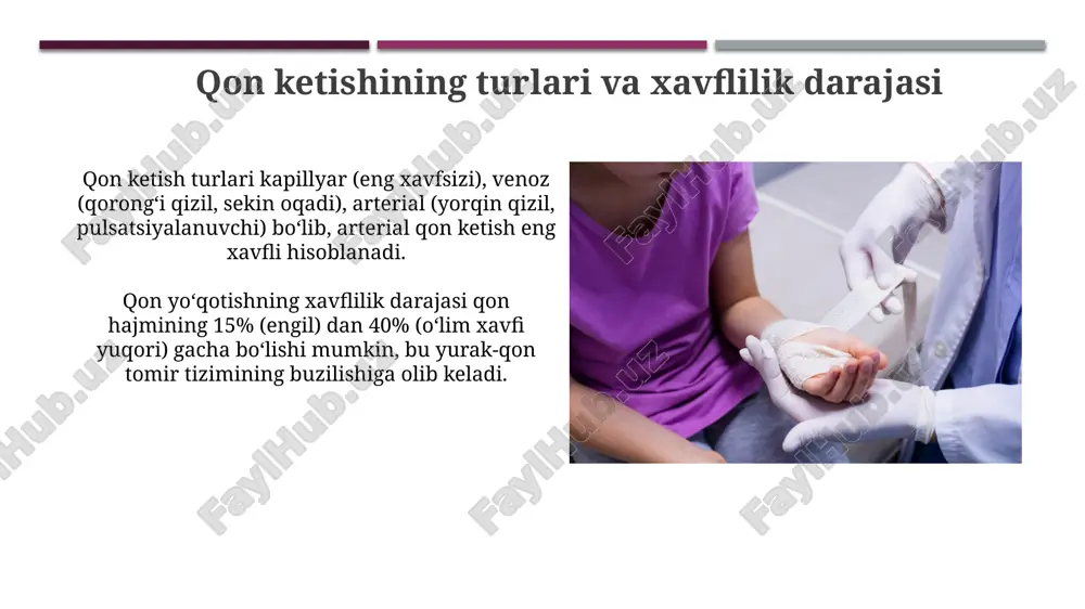 har 2 soatda, jgutni 15-20 daqiqaga bo'shating, qon aylanishini tiklang. agar tashish 2 soatdan ortiq davom etsa, jgutni bo'shatish tartibini doimiy ravishda takrorlang. qon ketishini to'xtatish uchun boshqa usullarni qo'llang. jgut vaqtini qayd etish shart va bu ma'lumotni tibbiyot xodimlariga yetkazing. maxsus holatlar: arteryal va venoz qon ketish arterial qon ketishi pulsatsiyalanuvchi, yorqin qizil rangda bo'lib, yurak urishi bilan sinxron ravishda oqadi; 2-3 daqiqa ichida katta qon yo'qotish xavfi yuqori. venoz qon ketishi arterial qon ketishiga nisbatan sekinroq, to'qroq qizil rangda bo'ladi, oqim doimiy bo'lib, jiddiy bo'lsa-da, qon yo'qotish tezligi arterialdan pastroq. amaliy mashg'ulot: jgut (turniket)ni qo'llashni o'rganish jgutni qo'llashda qon ketishni to'xtatish uchun uni a'zoga o'rash va qattiq tortish kerak, lekin 2 soatdan ortiq qoldirmaslik muhim, chunki bu to'qimalarga zarar yetkazishi mumkin. jgutni qo'llashda teriga shikast yetkazmaslik uchun uni bevosita teriga emas, balki mato ustidan o'rash kerak. bosimni 5-10 sm kenglikdagi material bilan ta'minlash muhim. e'tiboringiz uchun rahmat image2.jpg …