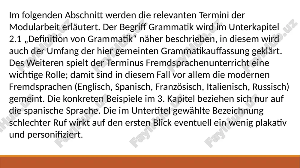erselben. eine weitere interessante frage ist, wie viel grammatik braucht der lernende, des weiteren wird der nutzen von grammatikübungen erläutert. schließlich werden in diesem abschnitt noch die verschiedenen übungsarten dargelegt. zunächst widmen wir uns der ersten frage nach der eventuellen notwendigkeit der sprachlehre im unterricht. auf der einen seite finden wir eindeutige aussagen in der fachliteratur, wie zum beispiel grammatik ist unentbehrlich, keine sprache funktioniert ohne grammatik oder ohne sie funktioniert es nicht.4 auf der anderen seite werden folgende kontra-argumente gebracht: der mutterspracherwerb im kleinkindalter erfolgt (ungesteuert) ohne konkreten grammatikunterricht. genauso wie austauschstudenten, schüler im ausland oder auswanderer, die (neue) sprache einfach im direkten sprachgebrauch erlernen. probleme im umgang mit grammatik im letzten kapitel wurde unter anderem der reguläre ablauf von neu eingeführten grammatikregularien wiedergegeben, soweit klang dies auch erst einmal plausibel. dennoch tauchen immer wieder probleme im grammatikunterricht auf, diese sollen in dem kommenden unterkapitel behandelt werden. dazu zu …