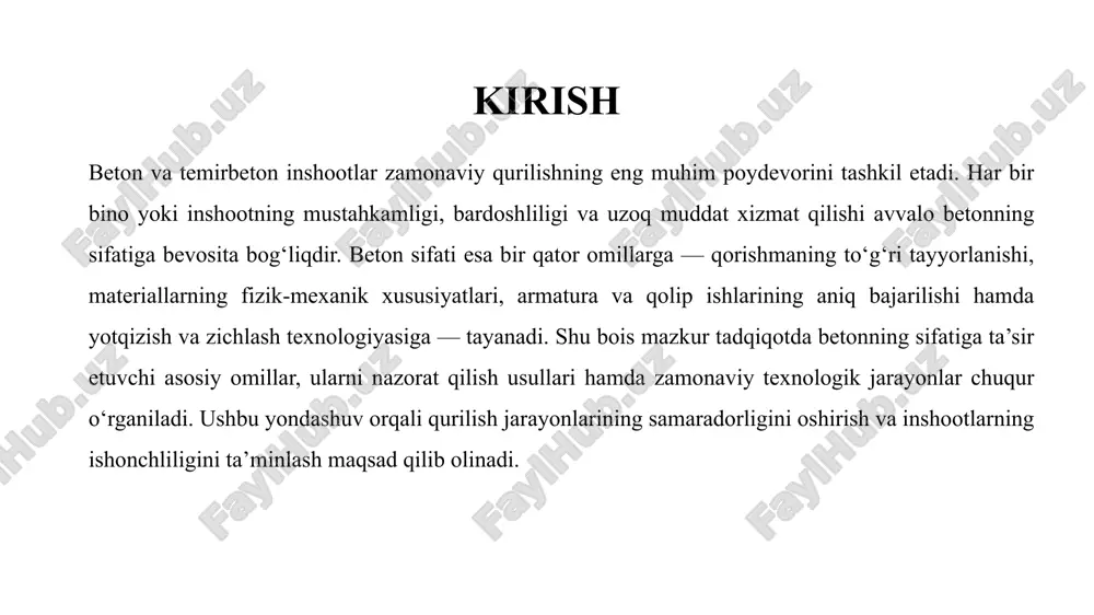 xususiyatlarini sezilarli darajada yaxshilaydi. opalubka yoki qolip ishlari beton quyish jarayonining muhim bosqichi hisoblanadi. qolip beton quyiladigan joyning shakli, o‘lchami va konstruktiv tuzilishiga to‘liq mos kelishi kerak. u mustahkam, suv o‘tkazmaydigan, silliq yuzali va deformatsiyalanmaydigan materiallardan tayyorlanadi. odatda, yog‘och, metall, plastmassa yoki kombinatsiyalangan turlardan foydalaniladi. qolip elementlari beton massasi bosimiga bardosh bera oladigan darajada mahkam o‘rnatilishi zarur. beton qotgandan so‘ng esa qolip osonlik bilan ajralib chiqishi, beton yuzasiga zarar yetkazmasligi kerak. to‘g‘ri o‘rnatilgan va sifatli opalubka inshootning geometrik aniqligi hamda silliq tashqi ko‘rinishini ta’minlaydi. armatura ishlari temirbeton konstruksiyalarning mustahkamligi va barqarorligini ta’minlovchi eng muhim jarayonlardan biridir. armatura betonning cho‘zilishga bardoshini oshiradi va konstruksiyaning umumiy yuk ko‘tarish qobiliyatini kuchaytiradi. uni to‘g‘ri joylashtirish, bir-biriga mahkamlash va bog‘lash ishlari texnik me’yorlarga to‘liq muvofiq bajarilishi lozim. armatura o‘rnatilishida uning qoplama qatlami me’yoriy chuqurlikda bo‘lishi muhim, chunki bu metallning zanglashdan himoyalanishini ta’minlaydi. shuningdek, armatura elementlari orasidagi masofa va bog‘lanish nuqtalari inshootning mustahkamligi hamda ishlash muddatiga …
