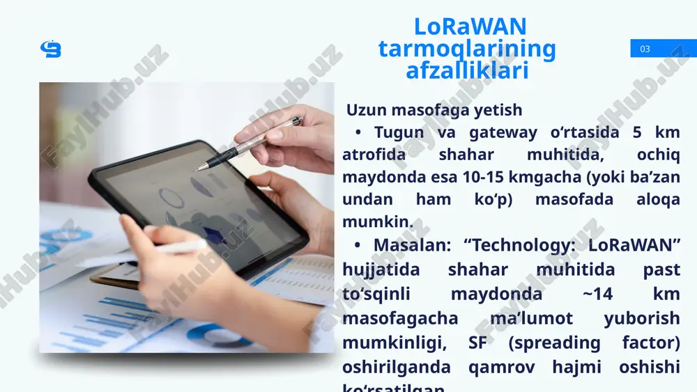 ngi, ekologik sensorlar, yorug‘lik va chiqindi boshqaruvi. • qishloq xo‘jaligi: tuproq namligi, harorat, sug‘orish tizimi. • sog‘liqni saqlash: masofaviy bemor monitoringi, harorat, yurak urishi kuzatuvi. • energetika: elektr tarmoqlarini kuzatish, gaz va suv oqimlarini nazorat qilish. qo‘shimcha ilmiy jihatlar • ekologik samaradorlik: past quvvat sarfi va uzoq batareya muddati tarmoq qurilmalarini ekologik jihatdan foydali qiladi. • ochiq standarti: lora alliance tomonidan belgilangan standartlar global miqyosda qo‘llanilishi mumkin. • integratsiya imkoniyati: lorawan boshqa iot protokollari (nb-iot, sigfox, mqtt) bilan birgalikda ishlashi mumkin. xulosa lorawan — bu iot va sensorli tarmoqlarda uzun masofa, past quvvat, kam xarajat, kengayish imkoniyati, va moslashuvchan tarmoq modeli bilan muhim afzalliklarga ega bo‘lgan texnologiya. shu bilan birga, ma’lumot tezligi, kechikish (latency) va tarmoq kengayganda interferensiya va ziddiyatlar kabi cheklovlari mavjud. loyiha rejalashtirishda ushbu jihatlarni inobatga olish lozim. 10 e’tiboringiz uchun rahmat image1.jpeg image2.png image3.svg image4.png image5.jpeg image6.jpeg image7.png image8.png image9.jpeg image10.jpeg /docprops/thumbnail.jpeg