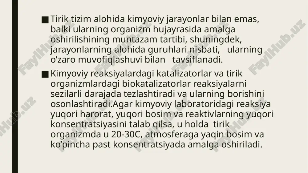 ’rtasidagi bog’liqlik shubhasiz, vitaminlarning fermentlar uchun qurilish materiali ekanligini ta’kidladi. vitaminlar 1880-yilda rus olimi n.i.lunin tomonidan kashf qilingan . ular inson va hayvonlarning oziqlanishi, shuningdek o’simliklar mikroorganizmlarning normal hayoti uchun zarur bo’lgan turli xil kimyoviy tuzilmalarning nisbatan past molekulyar og’irlikdagi organik birikmalari guruhiga kiradi.ko'pgina vitaminlar va ularning hosilalari turli moddalar bilan qo’shilib fermentlarni hosil qiladi.shunday qilib, b1 vitamini fosforli efir shaklida oqsil bilan bog’langanda piruvat dekarboksilaza fermenti hosil qilib , piruvik kislota ch3 cocooh ni atsetaldegid va co2ga ajratadi.vitamin b2 (riboflavin) fosfor kislotasi bilan flavin mononukleotidini hosil qiladi, u adenil kislotasi (nukleotid adenozin monofosfat) bilan birlashganda, turli xil oqsillar bilan birgalikda flavin adenin dinukleotidini beradi. vitamin pp amid shaklida degidrogenazalarning oksidlanish- qaytarilish fermentlarining bir qismi bo’lib,vodorodning chiqishi bilan organik moddalarning oksidlanish rekasiyalarini katalizlaydi.pantotenik kislota, limon kislotasi va yog’ kislotalari va sterollarning sintezini faollashtiradigan koenzim a*ning ajralmas qismidir:a*koenzim nomi uning oziz xos atsetillanish funksiyasi – ch3co atsetil radikalini o’tkazish tufayli edi. …