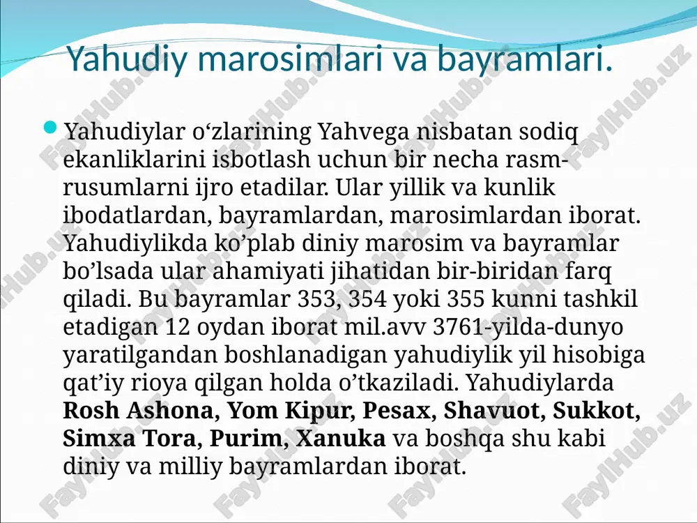 lganlarning barchasi kafforati evaziga o’ttiz kun ro’za tutishlari shart bo’lib qoladi. simxa tora bu bayram yahudiy bayramlarining ichida eng quvnoq hisoblanib, adar (fevral - mart) oyining 14 – kuni nishonlanadi. bu bayram yahudiylarning ularni qirib tashlamoqchi bo‘lgan fors podshohi homon zulmidan qutilganliklari sharafiga bahorda nishonlanadi purim purim . ularni homondan o‘z amakisi mordexay qo‘lida tarbiyalangan esfir ismli qizcha qutqargan. shuning uchun bu kuni yahudiylar «homonga la’natlar bo‘lsin», «mordexayga xudoning rahmatlari yog‘ilsin», deb qichqiradilar. bu bayramda ko’ngilochar bazmlar uyushtirilib, shirinliklar tarqatiladi. xanuka (ibroniycha – yangilanish, yoritish). bu bayram suriya qiroli antiokas ustidan yahudiylarning qozongan g’alabalari sharafiga bag’ishlangan bayram hisoblanadi. 168-yilda yahudiylarning salavkiylarga qarshi olib brogan kurashlari asnosida yunonlar ibodatxonaga bostirib kirib, u yerdagi barcha yog’larni iflos qilib tashlaydilar. yahudiylar g’alaba qozongach ibodatxonada menorani yoqish uchun atigi bitta idishda bir kunga yetadigan toza yog’ topadilar. xanuka shunda mo’jiza yuz berib, bir kunga yetadigan yog’ bilan sakkiz kun davomida menorah yoniq turadi. bu …