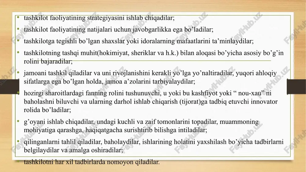 ada mos bo’lishlari mumkin. ammo har bir menejer albatta qarorlar qabul qiladi, axborotlar bilan ishlaydi va tashkilot(bo’linma)ning rahbari bo’ladi. menejerlarni an’anviy ravishda uchta darajaga: qo’yi, o’rta, yuqoriga bo’ladilar (5.1 rasm) g’arbiy korxonalarda yana quyidagilar ajratiladi: “top management”- ya’ni boshqaruvning yuqori bo’g’ini(bosh direktor va boshqaruvning boshqa a’zolari); “middle management”- boshqaruvning o’rtacha bo’g’ini(boshqarmalar va mustaqil bo’limlar rahbarlari); “tower management”-boshqaruvning quyi bo’g’inlari(bo’linmalar va ularga o’xshash boshqa bo’limlar rahbarlari). menejerning obrazi doimiy ravishda boyib boradi, insoniyroq bo’ladi. hozirgi vaqtga qadar menejmentning vatani bo’lgan aqshda ratsional turdagi menejerlar ustivorlik qilgan, ular ko’proq muxandislik – iqtisodiy ko’nikmalarga va boshqaruvga yondashuvlarga ega bo’lganlar. ammo hozirgi vaqtda endi yangi turdagi menejerlar paydo bo’ldilar, ular asta - sekin ishlab chiqarishdagi insoniy omillarni hisobga olish tomoniga yuz o’girmoqdalar. buning ustiga, bu turli tumanliklar ishga doir hulqqa xos alomatlarni kasb etmoqdalar. yana shuni ta’kidlash zarurki, ierarxiyaning darajasi qancha yuqori bo’lsa, menejerning shuncha ko’p ish vaqti strategik, istiqbolli vazifalarni hal qilishga sarflanishi …