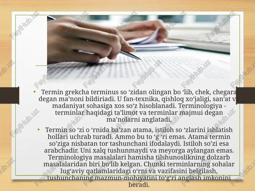 jud bo‘lgan so‘z va iboralarni, atamalar va leksik boyliklarni o‘rganish hamda insoniy meros sifatida ilmiy tahlilini olib borish bugungi kunda eng dolzarb masalalardan biridir. a.a.potebnya “keyingi ma’no” deb atagan va “u tilshunoslikning o‘rganish ob`ektiga kirmaydi, uni boshqa fanlar o‘rganadi”2 deb ko‘rsatilgan terminologik leksika uzoq davrlargacha alohida nominativ birlik, atama sifatida tilshunoslikda tadqiq qilinmadi. tilshunoslik fani rivojlanib, o‘z tadqiqot doirasini kengaytirgan sayin terminlarni o‘rganish uning eng muhim va tarkibiy qismlaridan biriga aylandi. hozirgi davrda terminlarni o‘rganish tilshunoslikning alohida sohasini – terminologiyani shakllantirdi. ammo shuni ham aytish o‘rinliki, bu jarayonda ruscha va rus tili orqali kirib kelgan terminlarni o‘rinsiz, sun`iy ravishda yangi yasalmalar yoki arab va fors-tojikcha so‘zlar bilan almashtirish hollari ham kuzatiladi. masalan, bankrot – sinish, buxgalter – hisobchi, gazeta – ro‘znoma, deputat – noib (xalq noibi), jurnal – majalla (jarida, oybitik, oynoma), institut – oliygoh, (ta’limgoh), klub - tomashagoh (tadbirgoh), kompensatsiya – tovon, medal – nishon, fakultet – kulliyot, kurs …