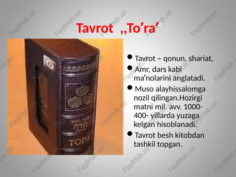 nodan iborat kechki ovqatga aytilgan. xudo misrdagi yahudiy bo‘lmagan go‘daklarni qirib tashlashga qaror qilganda ular o‘z uylarining peshtoqini o‘sha qoni bilan bo‘yab o‘zlarini yahudiy ekanliklarini bildirganlar. * shavuot shavuot.pasxadan keyingi 50-kuni yahudiylar shavuot (shevuot) bayramini nishonlaydilar. ikki kun davom etadigan shavout bayrami ibroniycha sheviot yani haftalar degan ma’noni bildiradi.bu bayram dastlab dehqonchilik bayrami bo‘lgan, keyinchalik sinay tog‘ida musoga xudo tomonidan “tavrot”ning berilishini nishonlab o‘tkaziladigan bayramga aylangan. sukkot yahudiylar misrdagi qullikdan ozod bo’lganlaridan so’ng cho’lda chodirlarda kun kechirganlarini xotirlab o’tkaziladigan sukkot yani chodirlar bayramidir. qadimda yahudiylar bu marosim kunlarida quddusga ziyoratga borganlar. bugunga kelib bu an’ana tusidan chiqqan. sukkot tishre oyining 15-kunidan boshlanib, 7 kun davom etadi. yahudiylar bu muddat davomida an’anaviy ravishda o’z uylarining oldiga chodir quradilar. “ har yili bir marta “tavrot” o’qib chiqilib, oxirida sukkot boshlanishining 9- kuni hatm bayrami “simxa tora” (ibroniycha tavrot quvonchi) nishonlanadi. har bir yahudiy honadonida “tavrot” bo’lib, unga nisbatan hurmat hamma narsadan ustun …