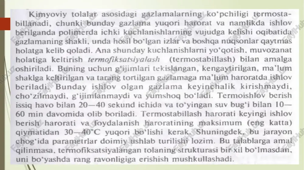 i; 4 — sovitish seksiyasi; 5 — kompensatsiyalovchi qism. mashinaning quritish seksiyasida havo kalorifyerda suv bug’‘i bilan 135—150°c gacha, quritish-stabillash seksiyasida esa bu havo elektr kalorifyerda 200—250°c gacha qizdiriladi. qizigan gazlama sovitish seksiyasida sovuq havo bilan sovitiladi. gazlamaning mashinadan o‘tish tezligi minutiga 25 m gacha bo‘lishi mumkin. kimyoviy tola va iplardan tayyorlangan gazlamalarni bo‘yash va gul bosishga tayyorlash to‘g‘risida so‘z yuritamiz. gidratselluloza iplari va shtapel tolalari asosidagi gazlamalarni tayyorlashda faqat unsur moddalar yo‘qotilmasdan, balki ularning ravon bo‘yalishini ta’minlash va gazlama strukturasini aniq ko‘rsatish lozim. viskoza kompleks iplarini olishda tola bir tekis cho‘zilmaganligi ogibatida uning makromolekulalarining o‘q bo‘yicha oriyentirlanishi har xil bo‘lishi sababli tolaga bo‘yovchi modda eritmasi tekis shimilmaydi va gazlama ravon bo‘yalmaydi. shuning uchun gazlamalarni bo‘yash va gul bosishga tayyorlashda ularning bir xil (ravon) bo‘kishini ta’minlash lozim. gazlamaning o‘ziga xos strukturasi, bo‘yash va gul bosishga tayyorlashda, nam-issiqlik ta’sir ettirilganda yuzaga chigadi, unda krepli effektning namoyon bo‘lish jarayoni juda tez kechadi. …