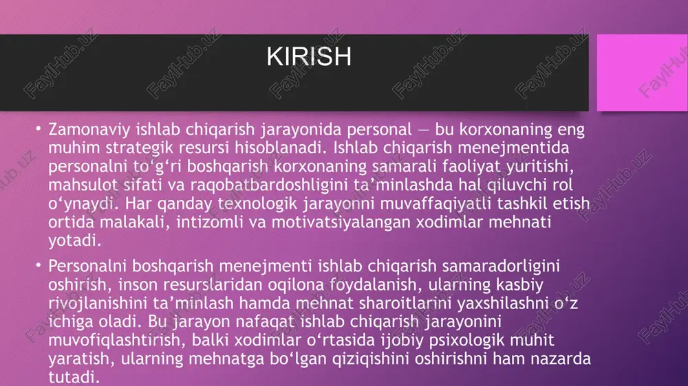 xizmat qiladi. personalni boshqarishning vazifalari esa quyidagilardan iborat: xodimlarni tanlash, joylashtirish va ularga mos mehnat sharoitlarini yaratish; mehnat faoliyatini samarali tashkil etish va ishlab chiqarish jarayonlarini muvofiqlashtirish; xodimlarning malakasini oshirish, ularni qayta tayyorlash va kasbiy rivojlanishni ta’minlash; mehnat unumdorligini oshirish va xodimlar o‘rtasida ijobiy mehnat muhitini shakllantirish; xodimlarni rag‘batlantirish tizimini ishlab chiqish va qo‘llash; mehnat intizomi va xavfsizlik qoidalariga rioya etilishini nazorat qilish. personalni rivojlantirish, motivatsiya va samaradorlikni oshirish yo‘llari personalni rivojlantirish ishlab chiqarish menejmentining eng muhim yo‘nalishlaridan biri bo‘lib, xodimlarning bilim va ko‘nikmalarini oshirish, kasbiy salohiyatini rivojlantirish hamda ularni korxona strategik maqsadlariga yo‘naltirishni o‘z ichiga oladi. rivojlangan personal nafaqat ishlab chiqarish jarayonini yuqori darajada tashkil etadi, balki innovatsiyalarni joriy etish va korxonaning raqobatbardoshligini oshirishda ham muhim rol o‘ynaydi. personalni rivojlantirish yo‘llari quyidagilardan iborat: xodimlar malakasini oshirish bo‘yicha doimiy o‘quv kurslari va treninglar tashkil etish; ilg‘or tajribalarni o‘rganish va amaliyotda qo‘llash; yosh kadrlarni tayyorlash va ularni yetuk mutaxassis sifatida shakllantirish; …