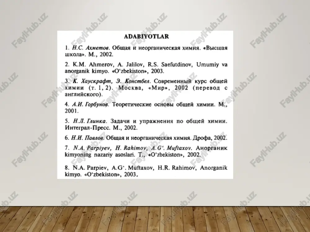 dorod aralashmasi tabiiy gazni konversiya qilib olinadi. "chirchiq-elektrokimyosanoat" birlashmasida ammiak shu yo’l bilan olinadi. n2 + 3h2=2nh3 normal sharoitda gaz holatdagi 1l ammiak massasi 0,77 grammga teng. ammiak - 33,4oc da suyuqlanadi, - 77,8 oc da qotadi. suvda yaxshi eriydi: bir hajm suv 700 hajm ammiakni eritadi. konsentrlangan eritmasida massasi bo’yicha 25% ammiak bo’ladi. bu eritma nashatir (novshadil) spirt deb ham ataladi. azot vodorod bilan qator birikmalar hosil qiladi. bulardan muhimi ammiak nh3 hisoblanadi: eng muhim birikmalari. ammiak nh4cl + naoh =nh3 + nacl + h2o n2 + 3h2=2nh3 azot vodorod bilan qator birikmalar hosil qiladi. bulardan muhimi ammiak nh3 hisoblanadi: 2nh4cl + ca (oh)2 =2nh3 + cacl 2 + 2h2o uzfin_2025 uzfin_2025 normal.sharoitda gaz holatdagi 1 /ammiakning massasi 0,77 grammga teng. ammiak +33,4°c da suyuqlanadi, -7 7 ,8 °c da qotadi. suvda yaxshi eriydi: bir hajm suv 700 hajm amm iakni eritadi. konsentrlangan eritmada massasi bo'yicha 25% ammiak bo'ladi. …