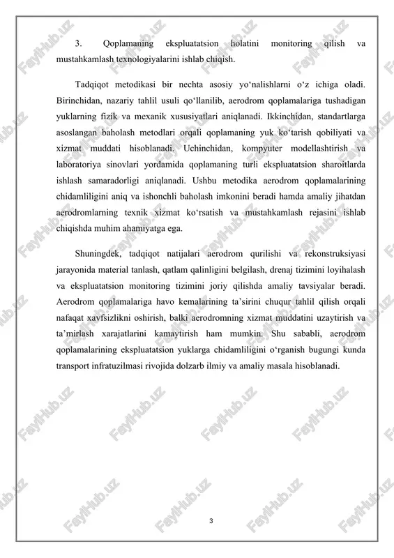 ining turlari, ularning xususiyatlari va ekspluatatsion chidamliligi chuqur o‘rganilishi zarurdir. asfalt qoplamalar eng keng tarqalgan va ko‘p qo‘llaniladigan tur hisoblanadi. ular bir nechta qatlamlardan tashkil topgan bo‘lib, har bir qatlamning o‘ziga xos vazifasi mavjud. asosiy qatlam qoplamaning mexanik mustahkamligini ta’minlaydi va havo kemasidan tushadigan yuklarni teng taqsimlaydi. poydevor qoplamaning pastki qatlamini barqarorlashtiradi va yuklarni er qatlamlariga samarali yetkazadi. yuza qatlam esa havo kemasi g’ildiraklari bilan to‘g‘ridan-to‘g‘ri aloqa qiluvchi qatlam bo‘lib, silliqlik, ishqalanish va suv o‘tkazuvchanlikni ta’minlaydi. 1-rasm. asfalt qoplamalar. asfalt qoplamalar silliq yuzaga ega bo‘lgani uchun havo kemalarining harakatlanishi qulay bo‘ladi va ularni ta’mirlash nisbatan oson amalga oshiriladi. shu bilan birga, asfalt qoplamaning qurilishi arzonroq bo‘lib, iqtisodiy jihatdan ham foydalidir. biroq yuqori harorat sharoitida asfalt yumshab, og‘ir havo kemalari ostida deformatsiyalanishi mumkin, shuningdek uzoq muddatli intensiv yuklar charchash jarayonini tezlashtiradi va qoplamaning xizmat muddatini qisqartiradi. beton qoplamalar esa og‘ir yuklarni ko‘tarish qobiliyati va uzoq xizmat muddati bilan ajralib turadi. ular …