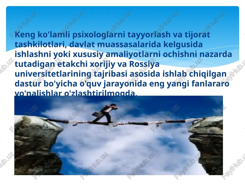 isobotda ular biznesni boshqarishning samaradorligi ko'p jihatdan tashkiliy muammolarga psixologik va xulq-atvor bilimlarini etarli darajada qo'llash bilan bog'liqligini ta'kidladilar. rossiyada sanoat ishlab chiqarishini ijtimoiy-psixologik qo'llab-quvvatlashga qiziqish ancha keyin paydo bo'ldi. 1967 yilda a.g. zdravomyslova, tomonidan tahrirlangan "inson va uning ishi" monografiyasi nashr etildi. zdravomyslova, v.p. rojina, v.a. yadova. u birinchi marta leningraddagi yosh ishchilarning mehnatiga munosabatini aniq sotsiologik ijtimoiy-psixologik o'rganish natijalarini taqdim etdi. ushbu kitob ishlab chiqarish sohasidagi ko'plab keyingi tadqiqotlarga turtki berdi. ushbu yo'nalishdagi ishlar sankt-peterburg davlat universitetining ijtimoiy psixologiya kafedrasi tomonidan davom ettirildi va mahalliy korxona va tashkilotlarda menejment, xodimlarni sertifikatlash, ijtimoiy-psixologik iqlim, mehnat motivatsiyasi muammolari bo'yicha bir qator ijtimoiy-psixologik tadqiqotlar o'tkazildi. psixologik fanlar orasida tashkiliy psixologiyaning o'rni tashkiliy psixologiya o'z vazifalariga ko'ra bir qator turdosh fanlar bilan aloqada bo'ladi. ushbu fanlarning har biri xatti-harakatni tushuntirish va bashorat qilish muammolarida o'z metodologiyasidan foydalanadi va ko'plab muhim masalalar bo'yicha tashkiliy psixologiyaga hissa qo'shadi. eksperimental psixologiya inson xulq-atvorining ob'ektiv tamoyillari …