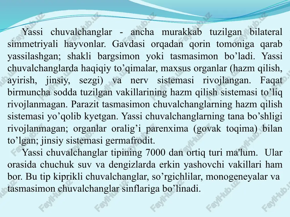 bilan birga naychalarning ichiga sizib o’tadi va ular orqali tashqariga chiqarilib yuboriladi. nerv sistemasi. planariyaning nerv sistemasi narvon tipida tuzilgan. nerv hujayralari gavdasi oldingi tomonida to’planib, ikkita nerv tugunini, ya'ni gangliylarni hosil qiladi. bu nerv tugunlaridan gavdaning keyingi tomoniga ikkita nerv stvoli chiqadi. har qaysi nerv stvoli nerv tolalari va nerv hujayralaridan tashkil to’pgan. nerv stvoli ko’ndalang nerv tolalari orqali o’zaro qoshilib, narvon shaklini hosil qiladi. nerv tugunlari va stvollaridan tananing hamma qismiga nervlar ketadi. ayniqsa tananing oldingi tomonidagi paypaslagichlari va ko’zlarida nervlar ko’p bo’ladi. sezgi organlari. planariya terisi yuzasida joylashgan nervlar orqali harorat, suvning tarkibi, mexanik ta'sirni sezadi. agar unga biron narsa tegib ketsa, gavdasini birdaniga qisqartadi. yorug’likni ko’zlari yordamida sezadi va yorugdan qorongiroq joyga berkinishga harakat qiladi. paypaslagichlari, terisi va kozlari uning sezgi organlari hisoblanadi. jinsiy sistemasi va ko’payishi. planariya- germafrodit hayvon. tanasi oldingi qismida bir juft oval tuxumdonlar, o’rtarog’ida pufaksimon urug’donlar joylashgan. bu organlar jinsiy sistemasini tashkil …